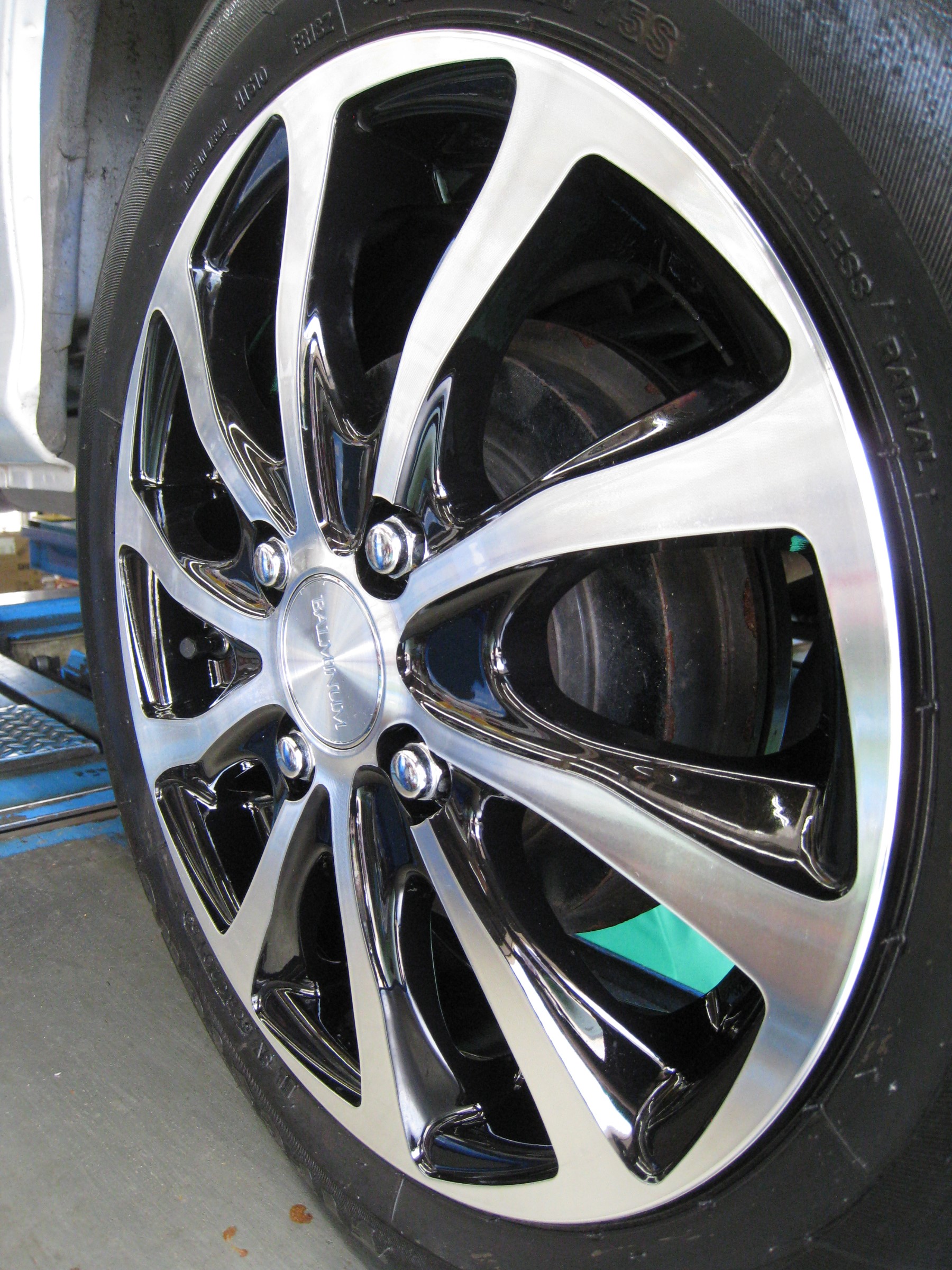 バルミナ T10 サンバーディアスに装着 | 店舗おススメ情報 | タイヤ館