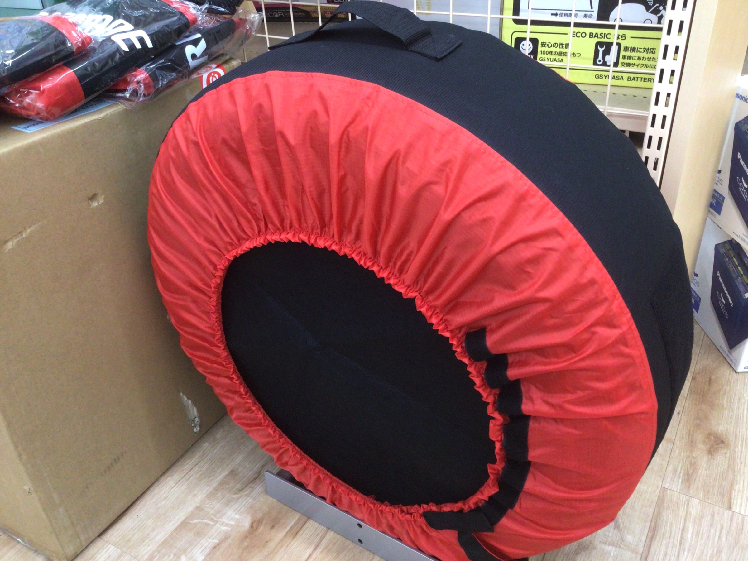 決算セール開催中 タイヤ収納バック ブリヂストン | 店舗おススメ情報