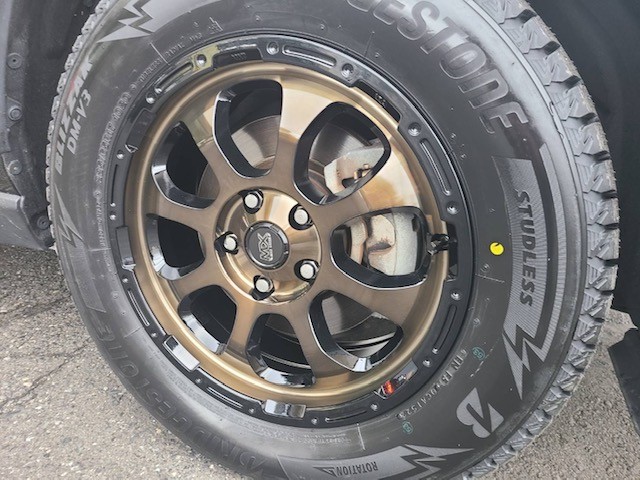 RAV4にスタッドレスセット装着！！ | 店舗おススメ情報 | タイヤ