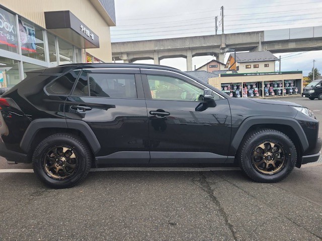 RAV4にスタッドレスセット装着！！ | 店舗おススメ情報 | タイヤ