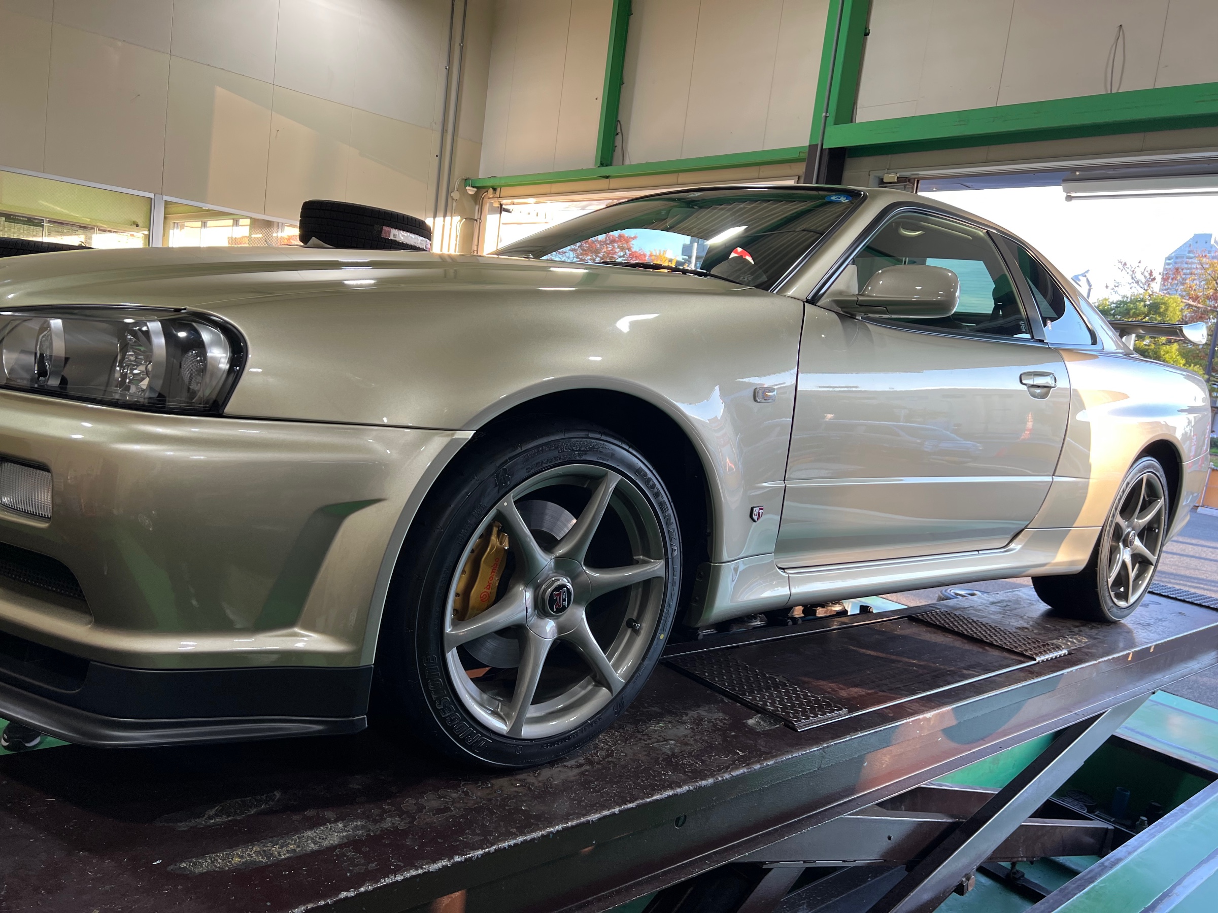 bnr34タイヤホイール1本 ④ ER34 4ドア に BNR34 (R34 GT-R) 純正ホイールを履かせてみた