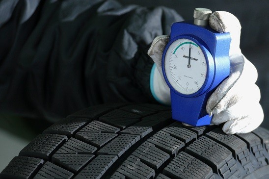 硬度計タイヤ館廿日市