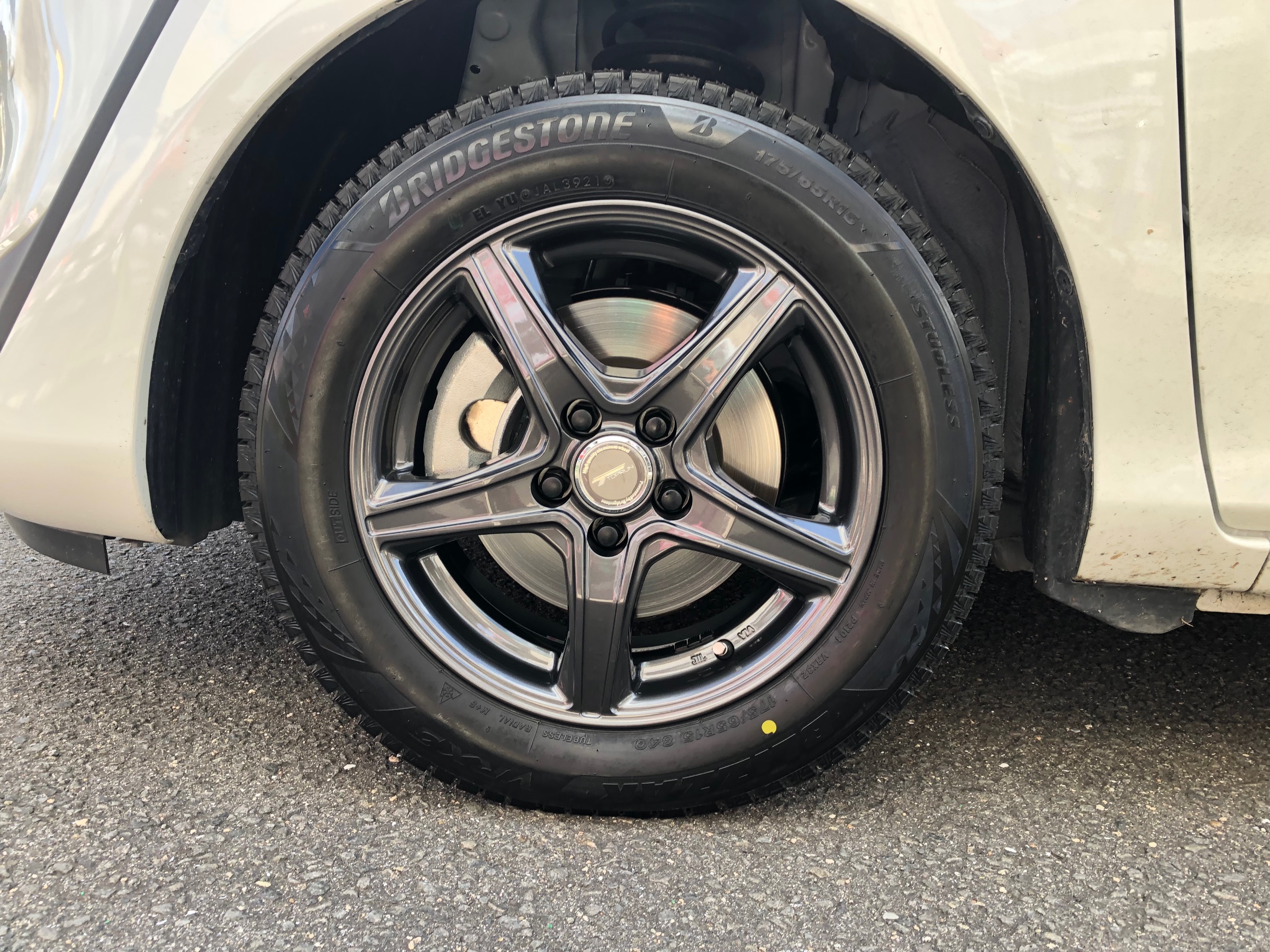 レガシー スタッドレスタイヤ 225/55R18 ブリザック 2014年 レガシー スタッドレスタイヤ 225/55R18 ブリザック 2014年