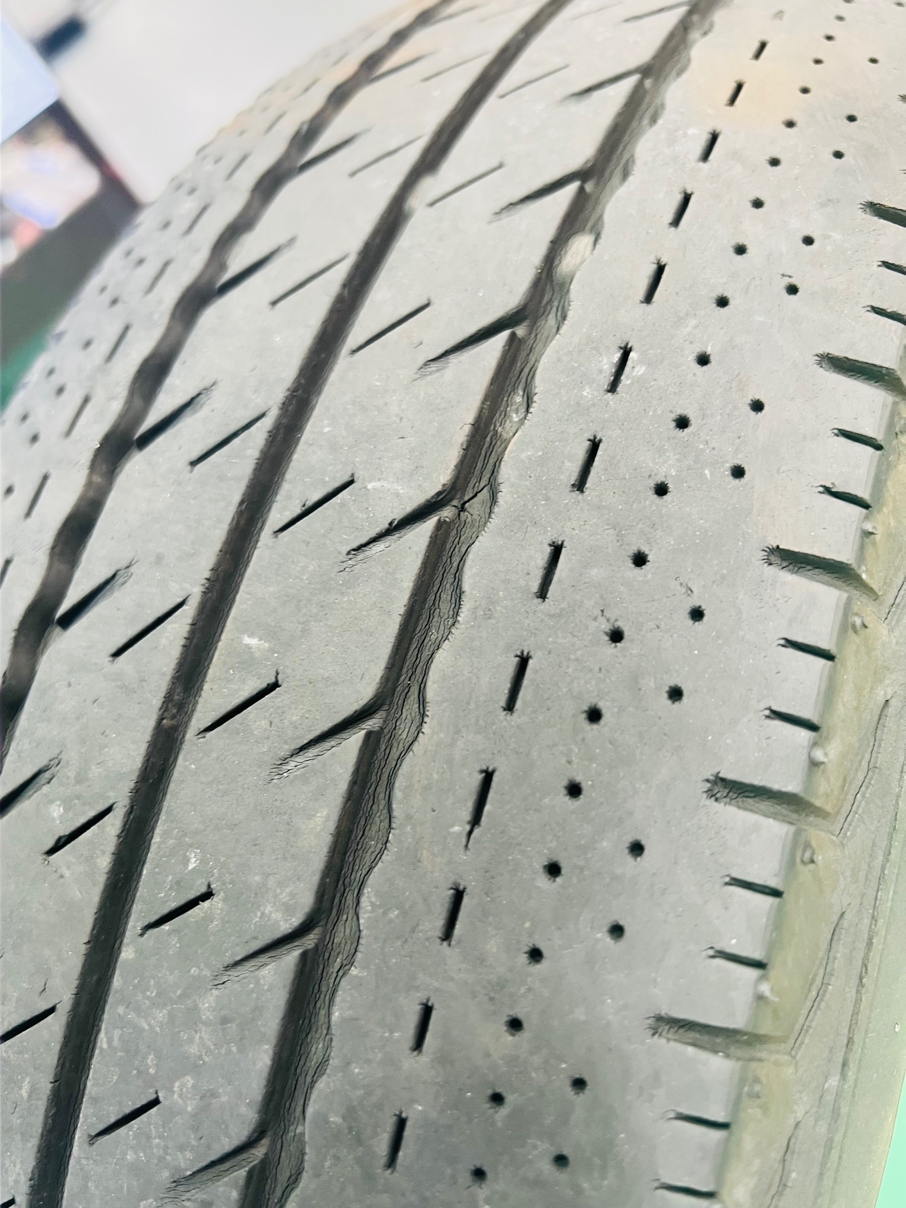 セドリックタクシー】タイヤ交換‼️ | 店舗おススメ情報