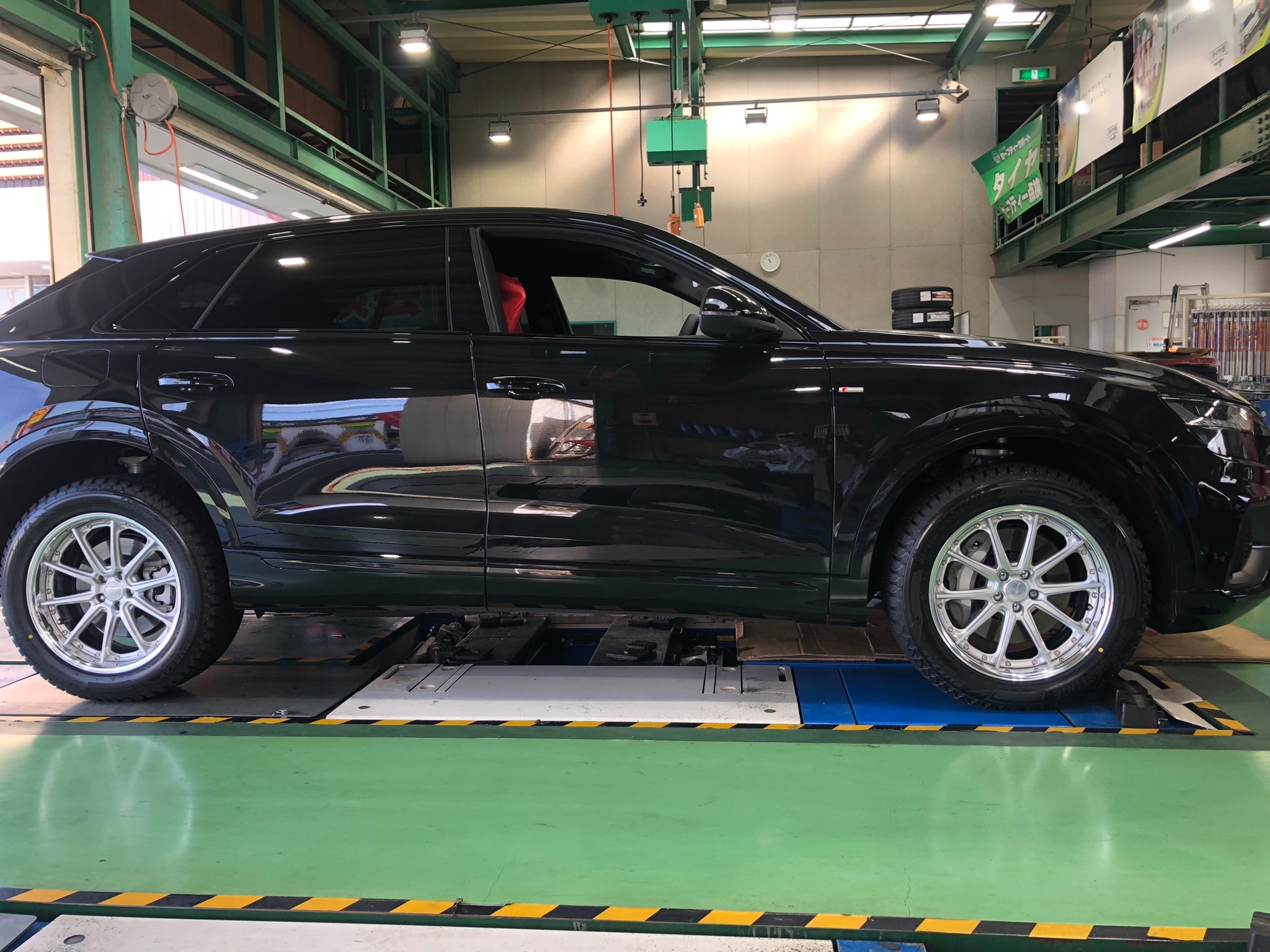 Audi Q8に WORK GNOSIS AE201 20インチマットシルバーカラー