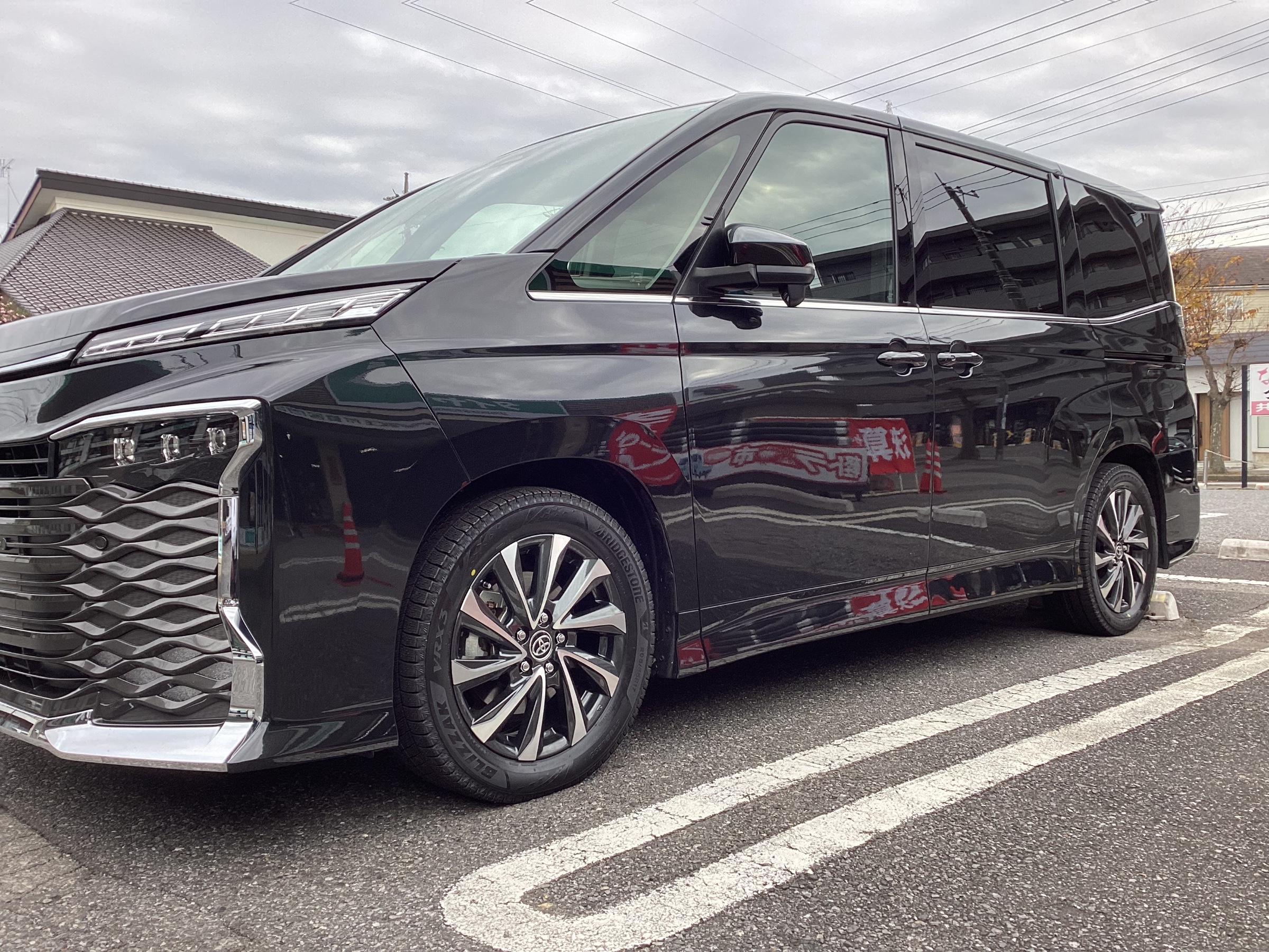 トヨタ ヴォクシー スタッドレスタイヤブリザックVRX3 | トヨタ