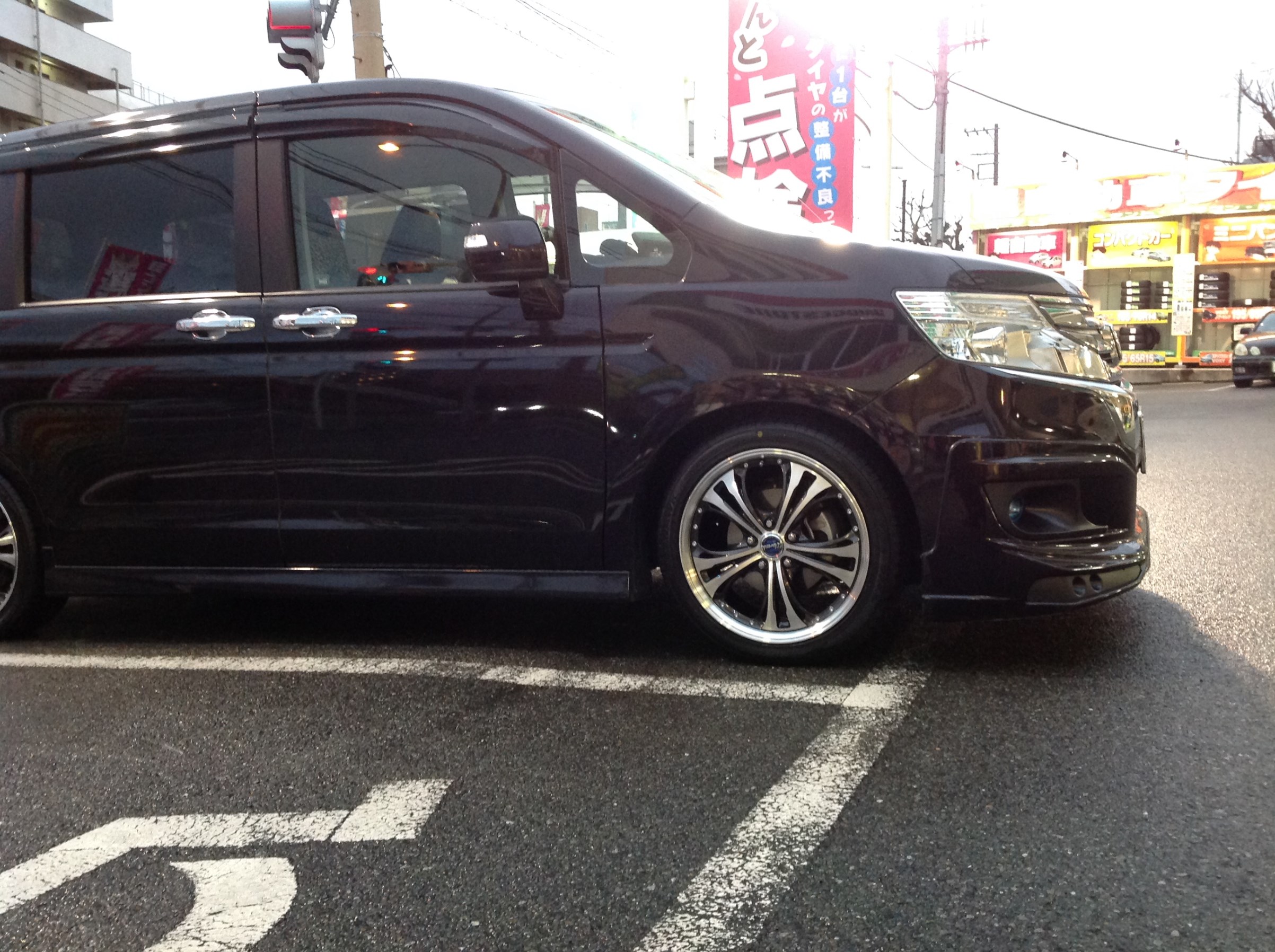 202504107 215/45R18 夏タイヤ 社外18アルミ ステップワゴンなど