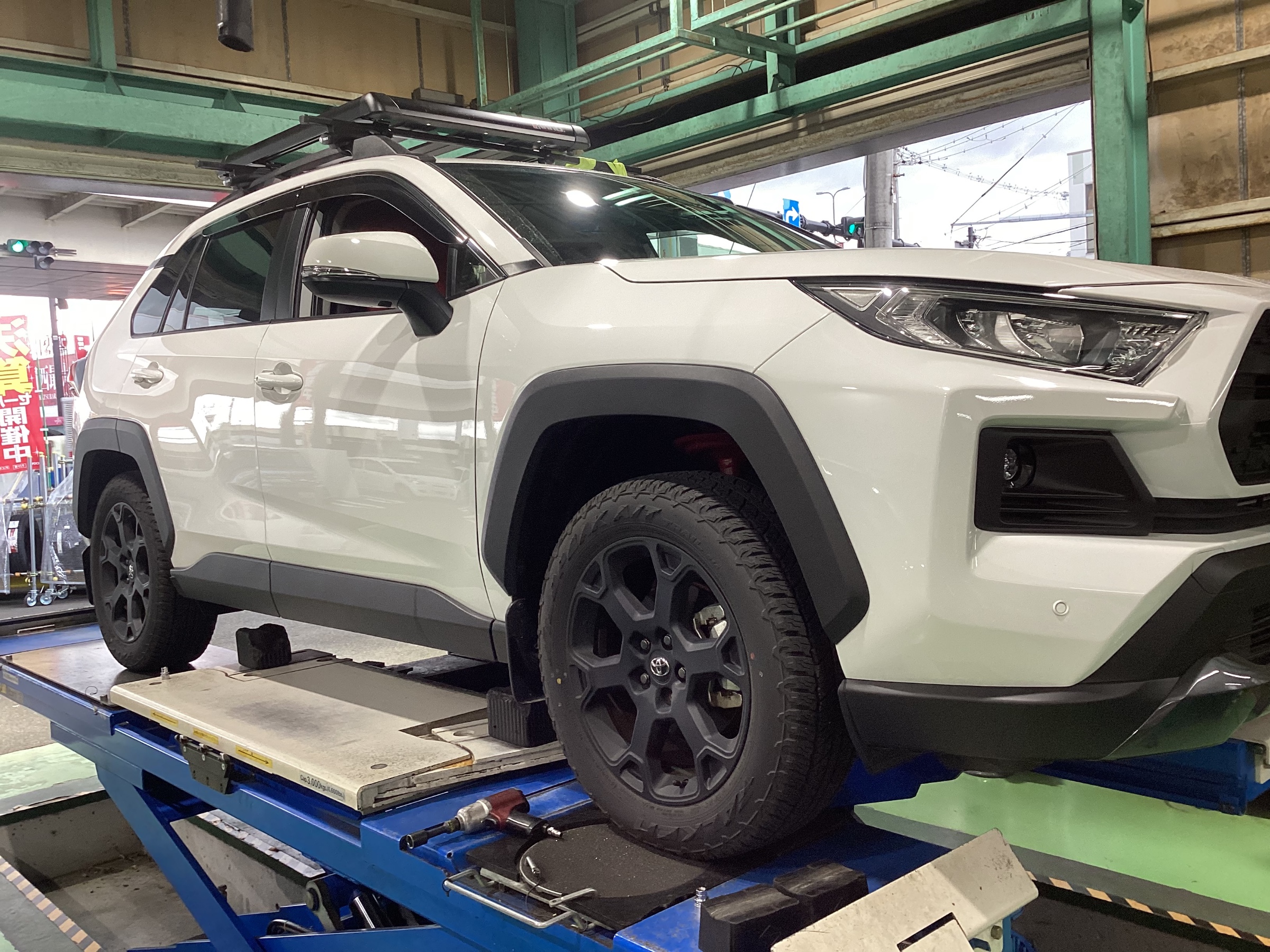 本日のスタッドレスタイヤ交換【トヨタ RAV4】 | トヨタ RAV4 タイヤ