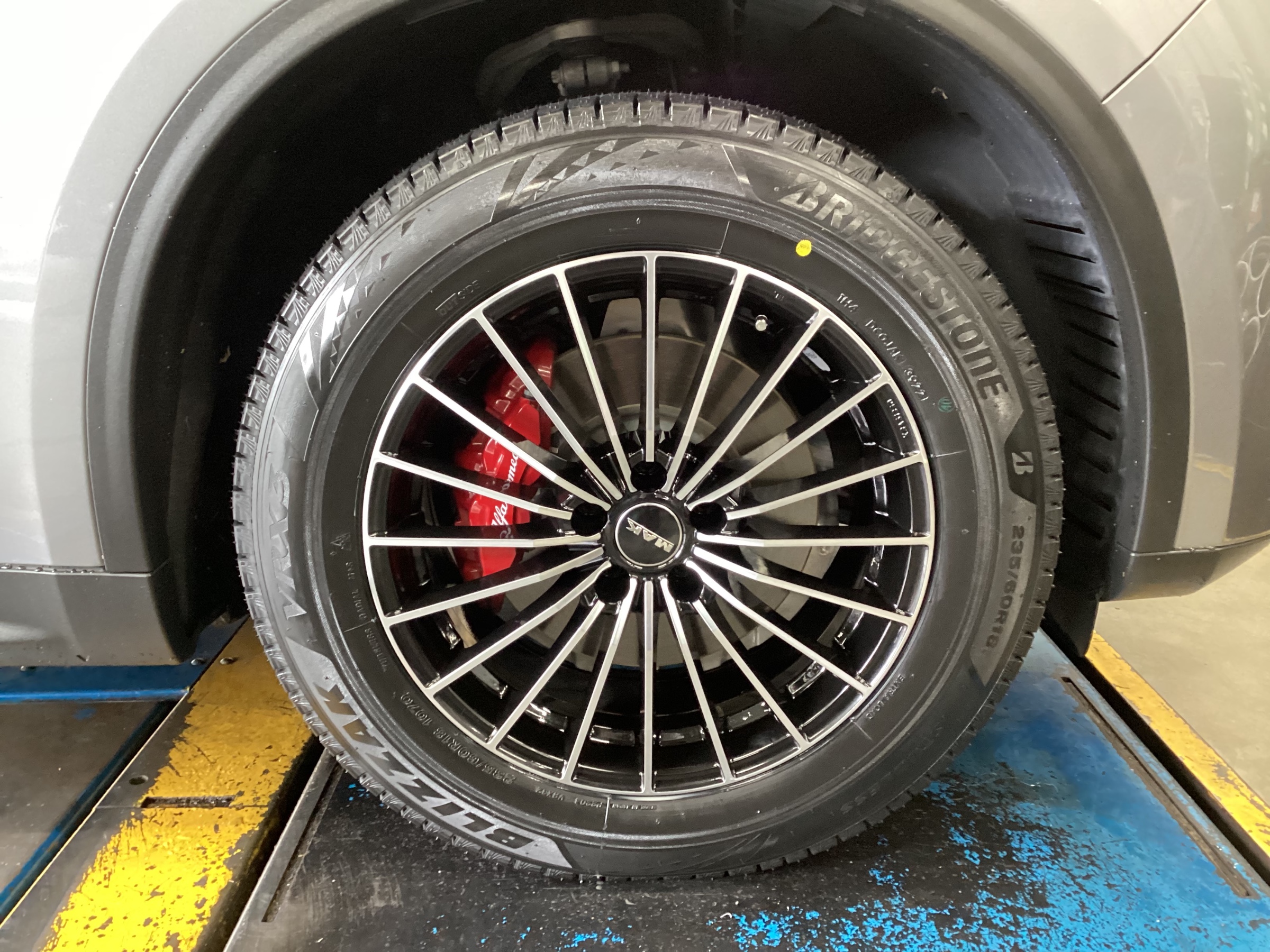 Alfa Romeo】ステルヴィオ BLIZZAK DM-V3＆MAKホイール装着 | アルファ