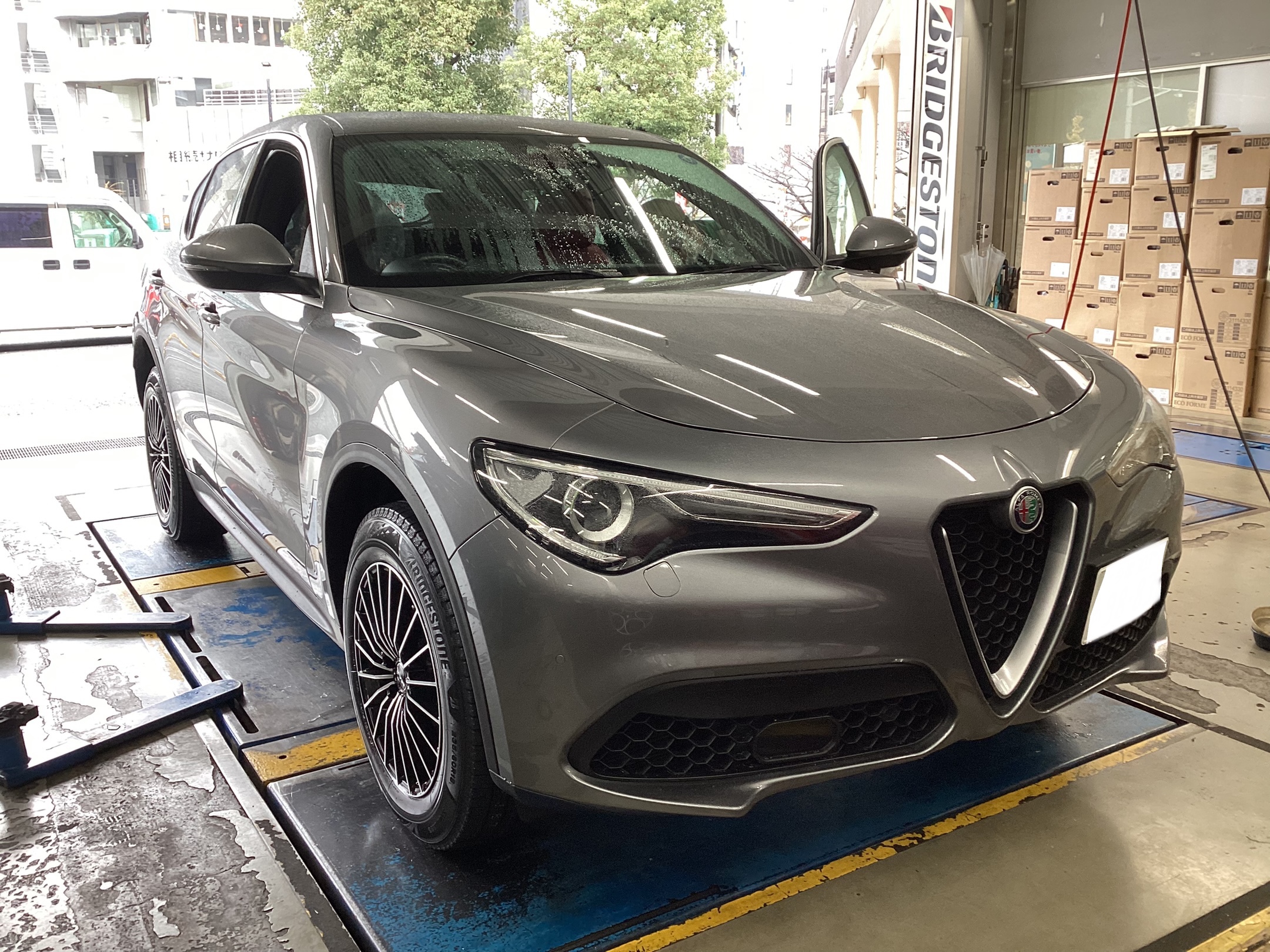 Alfa Romeo】ステルヴィオ BLIZZAK DM-V3＆MAKホイール装着 | アルファ