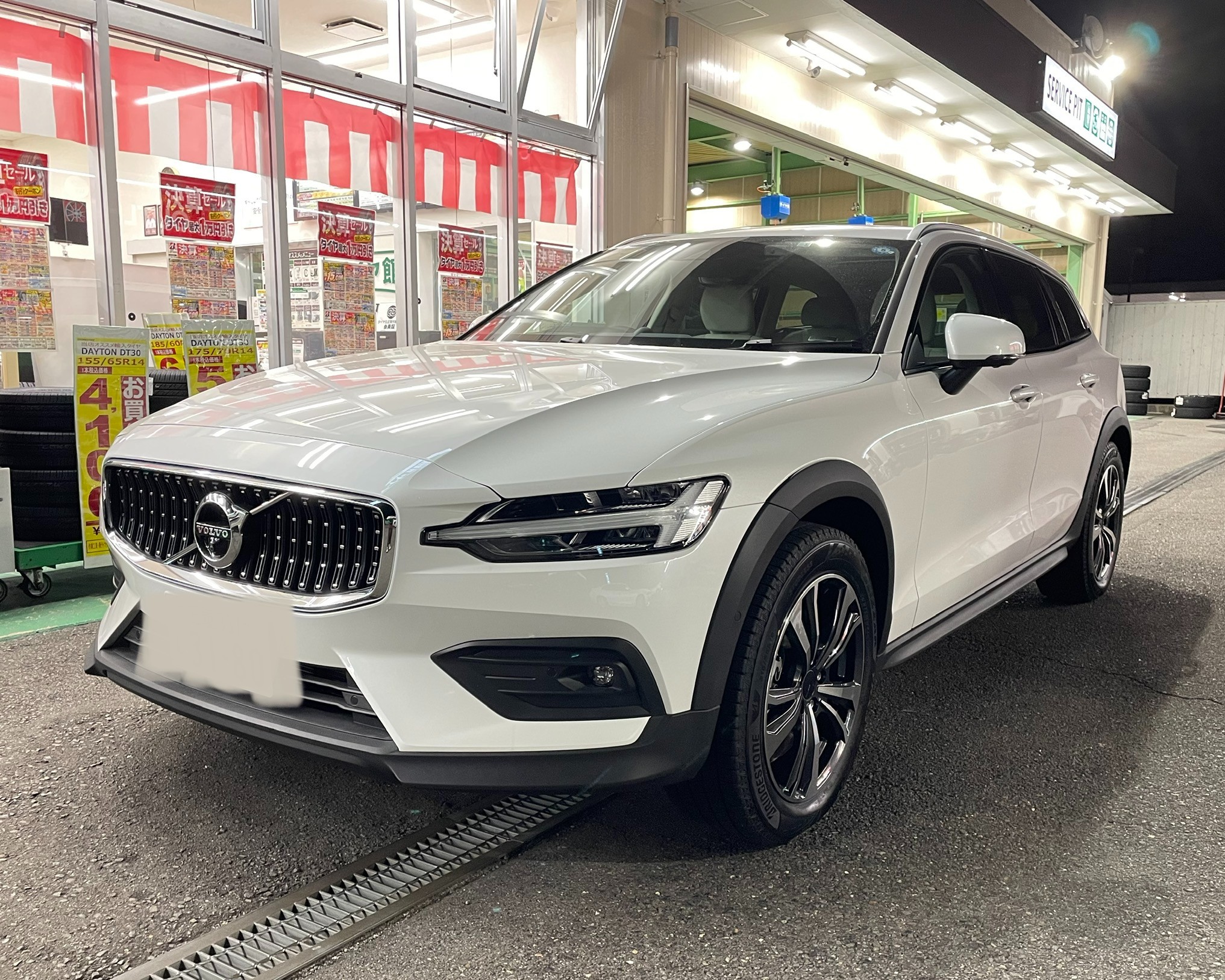 volvo v60 スタッドレスタイヤ　ホイール　ブリジストンVRX