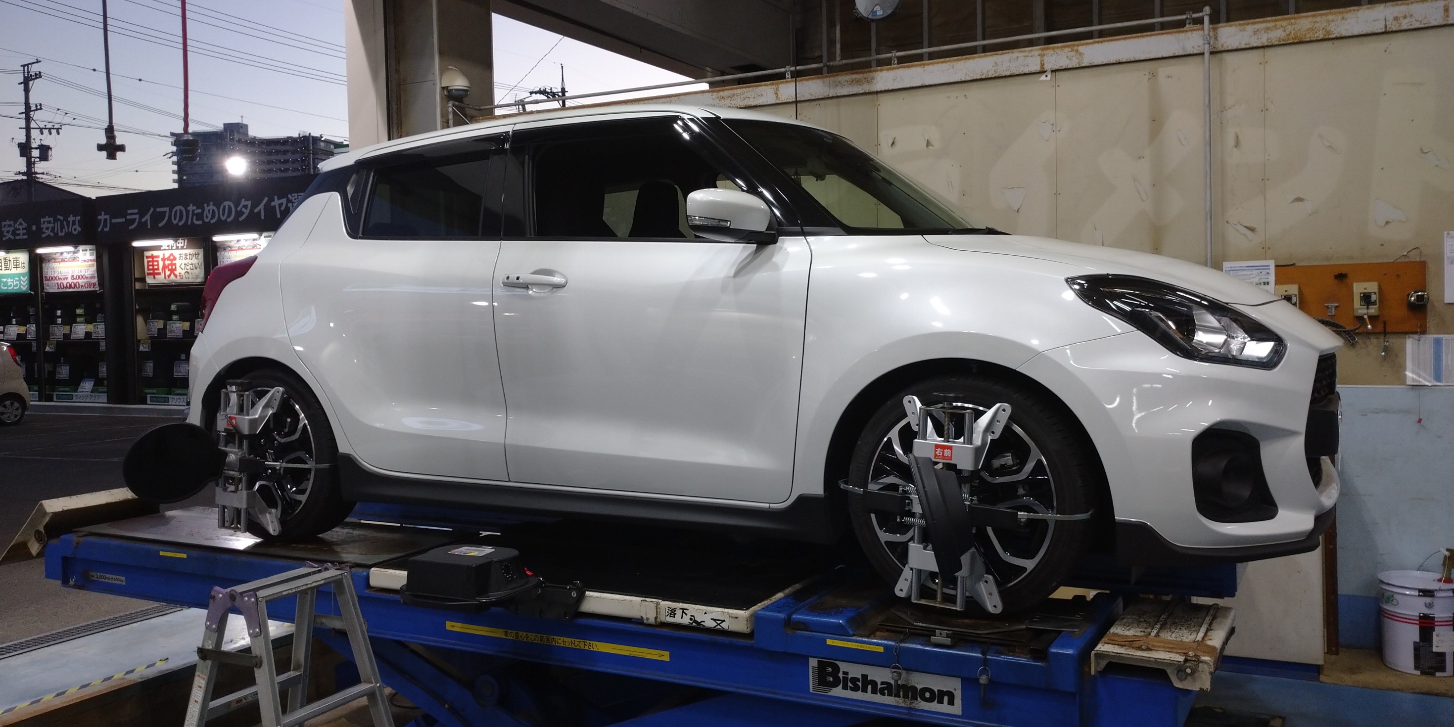 スイフトスポーツ/ZC33S クスコ ストリート ZERO A お取り付け