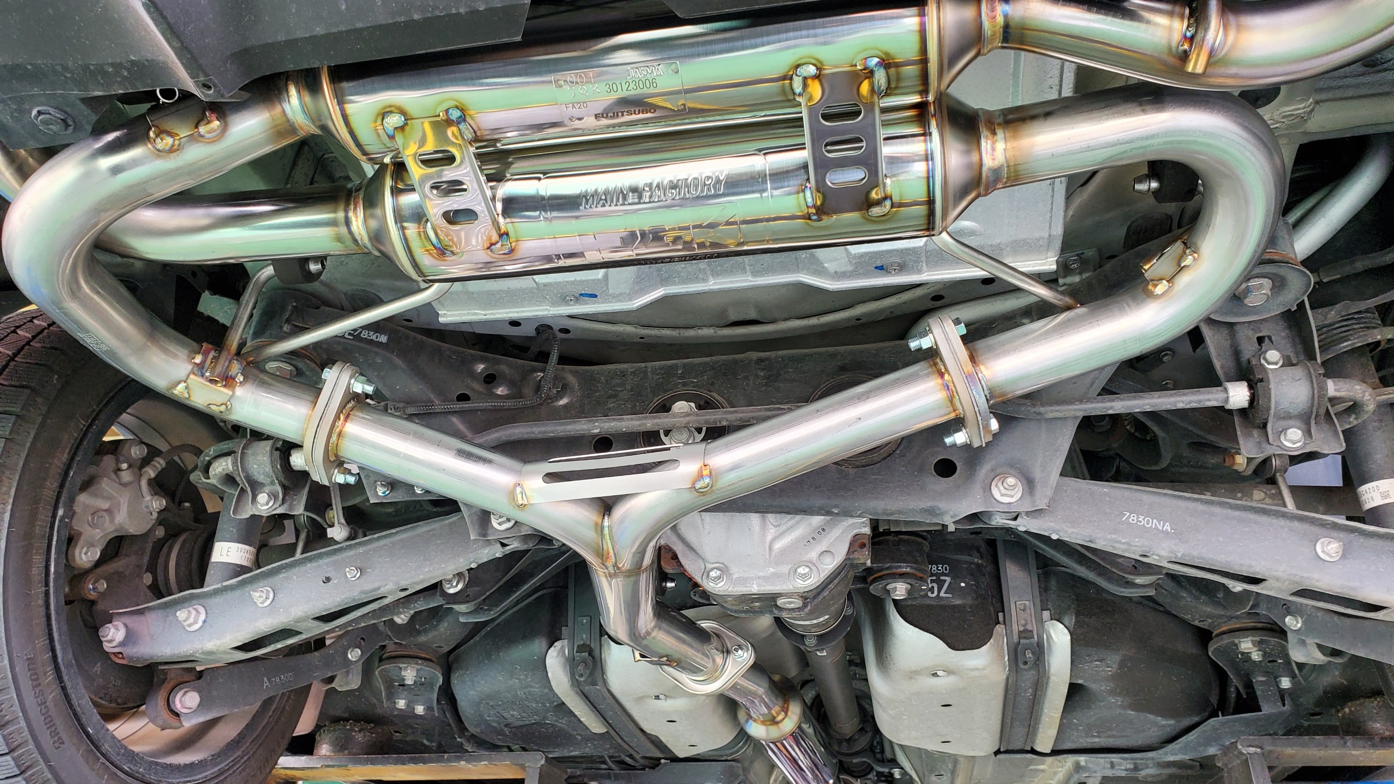 86(ZN6) マフラー交換 フジツボ オーソライズR | 店舗おススメ