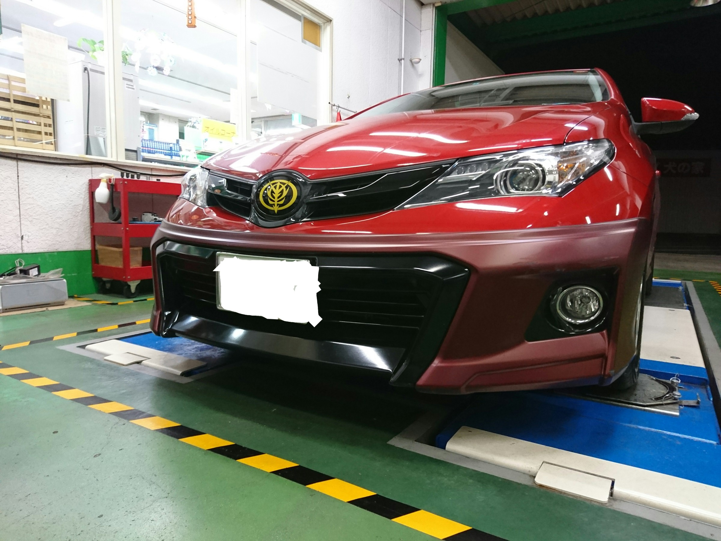 シャア専用オーリスご来店 スタッフ日記 タイヤ館 中津川 岐阜県のタイヤ カー用品ショップ タイヤからはじまる トータルカーメンテナンス タイヤ館グループ
