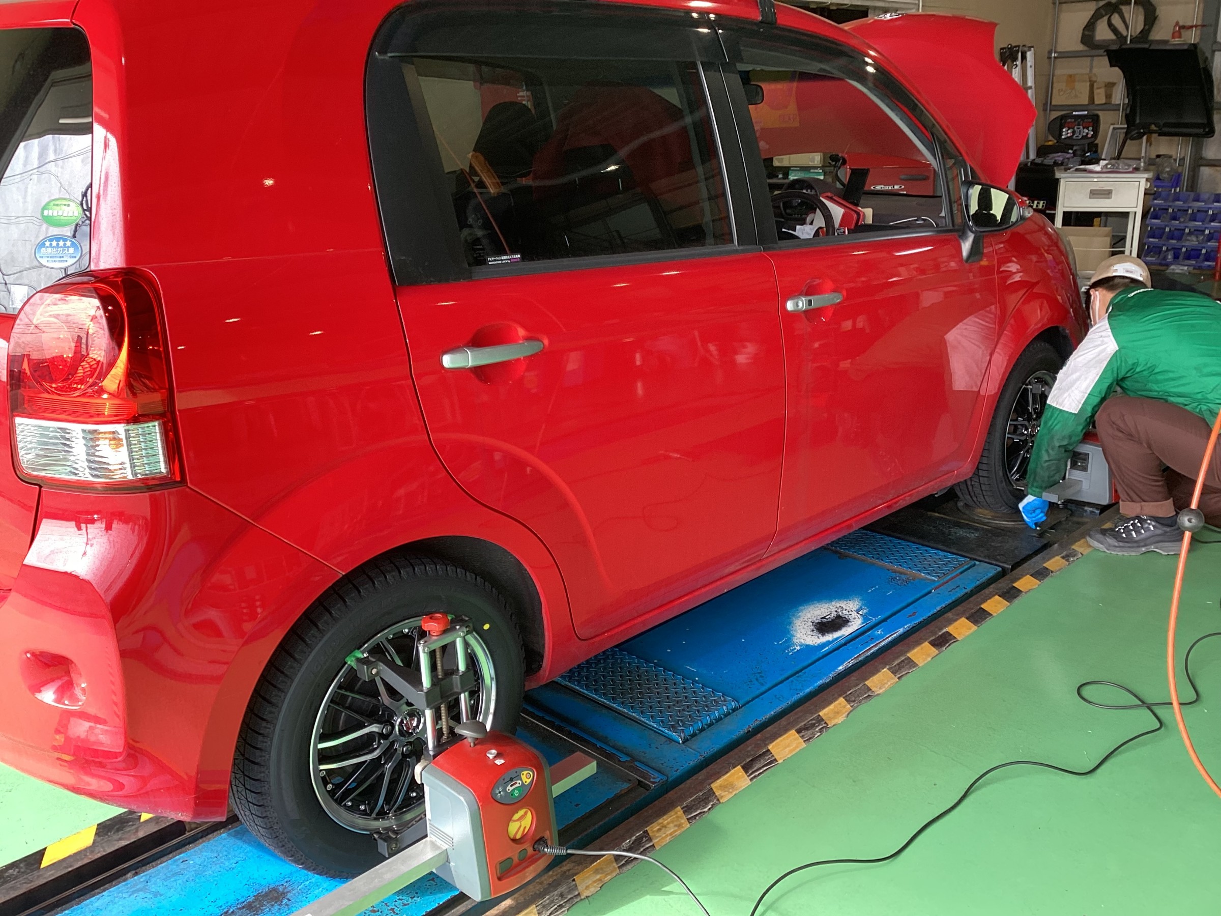 トヨタ ポルテ】スタッドレスタイヤホイールセット 取付+ トヨタ ポルテ】スタッドレスタイヤホイールセット 取付+