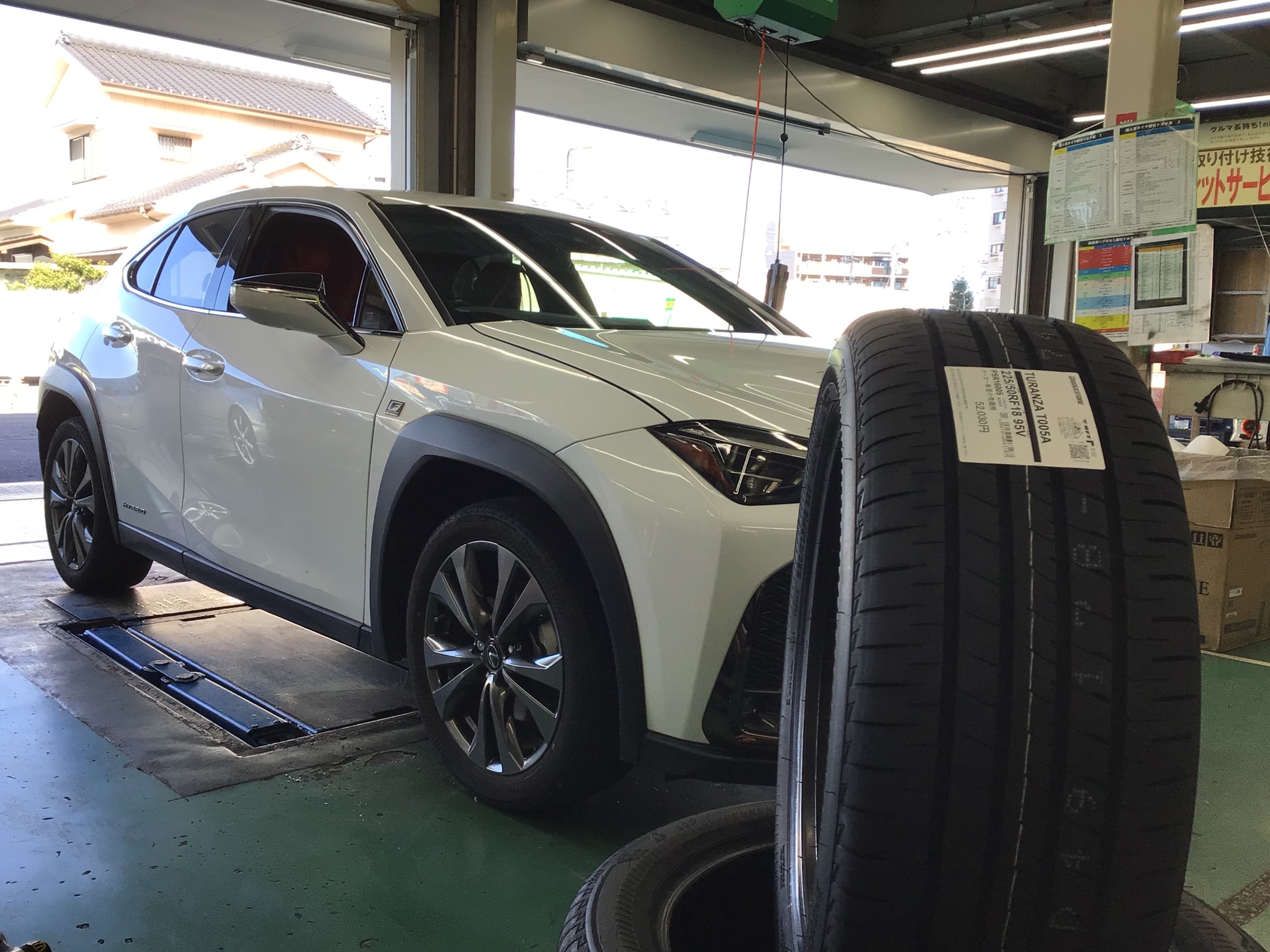 ランフラットタイヤ交換作業（ブリヂストン TURANZA T005A