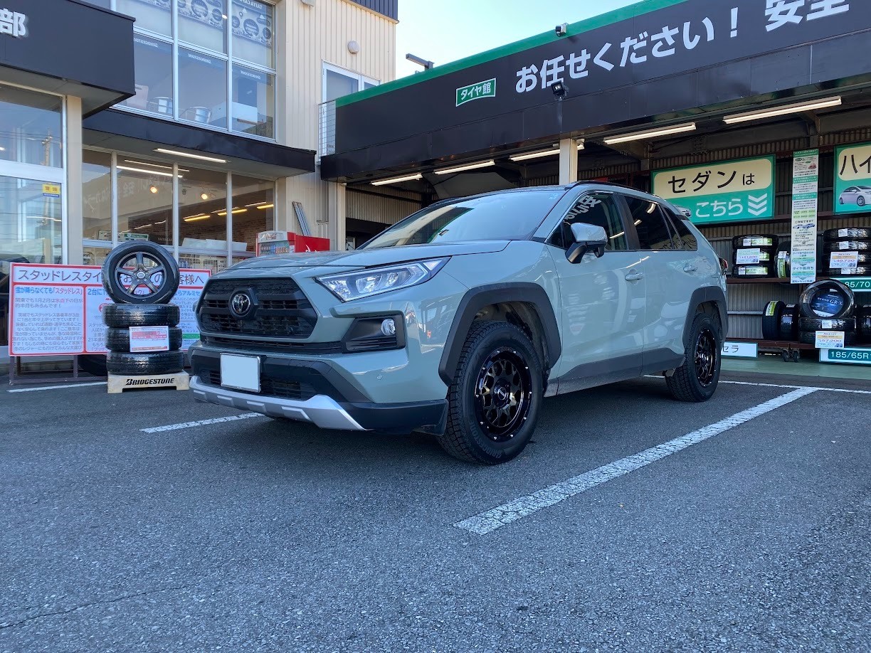 RAV4 【レイズ デイトナM9 スタッドレスタイヤ取付】 | 店舗お
