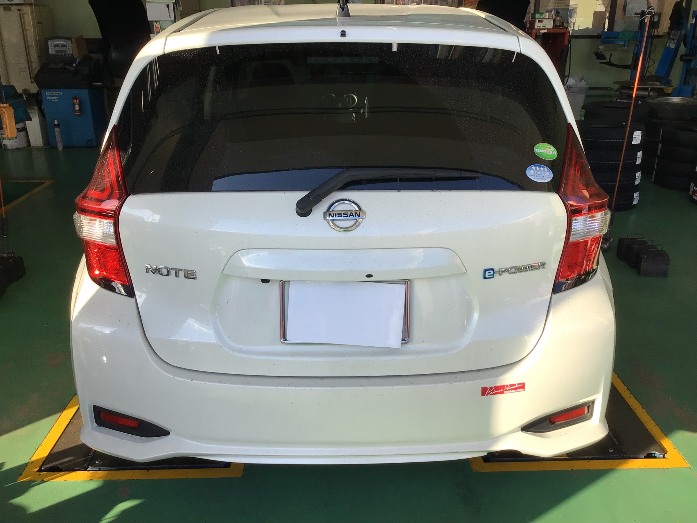 日産　ノート　e-POWERスタッドレスタイヤ交換　タイヤ館廿日市