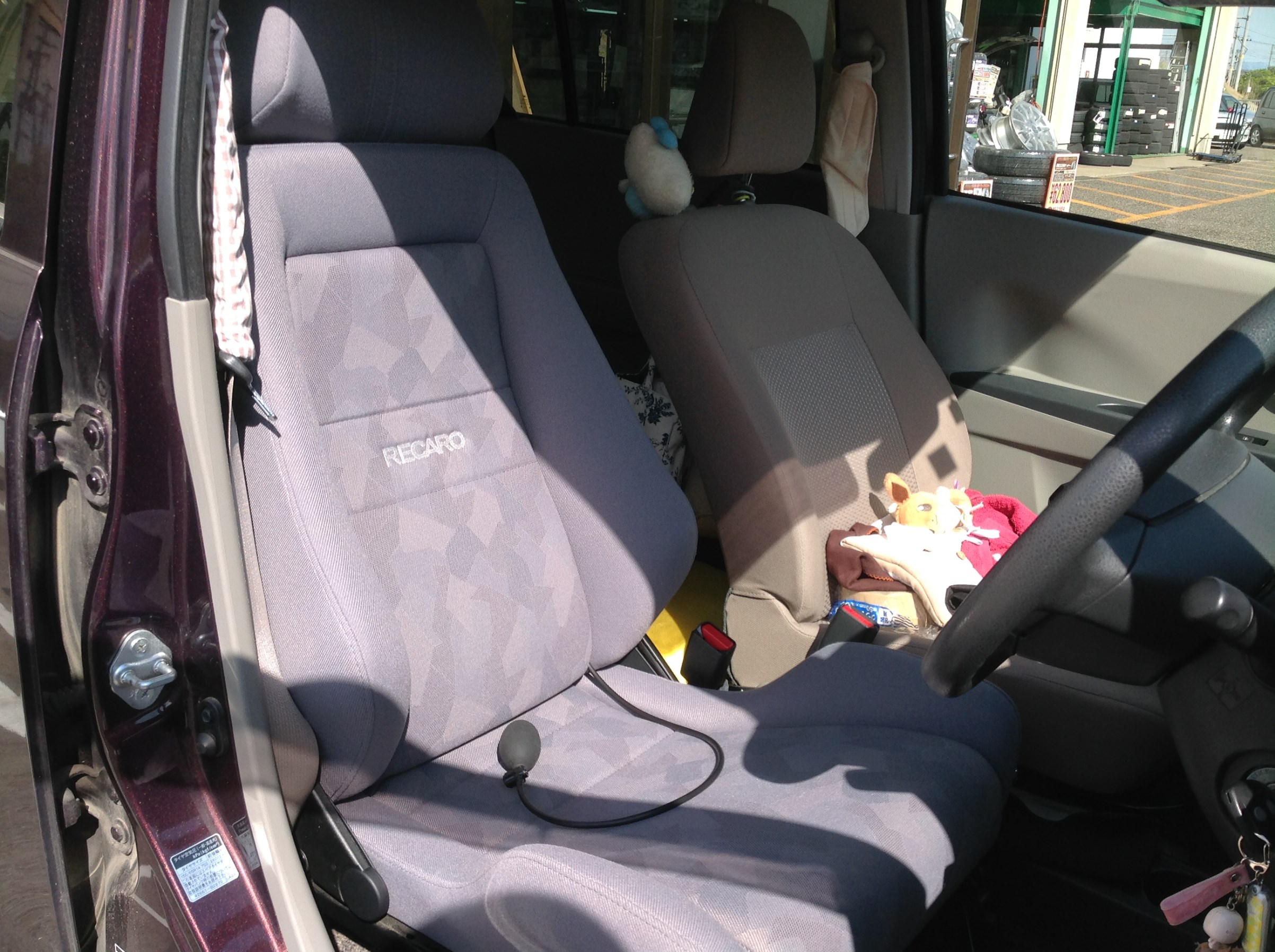 ミライース レカロシート取り付け サービス事例 タイヤ館 県庁前 新潟県のタイヤ カー用品ショップ タイヤからはじまる トータルカーメンテナンス タイヤ館グループ