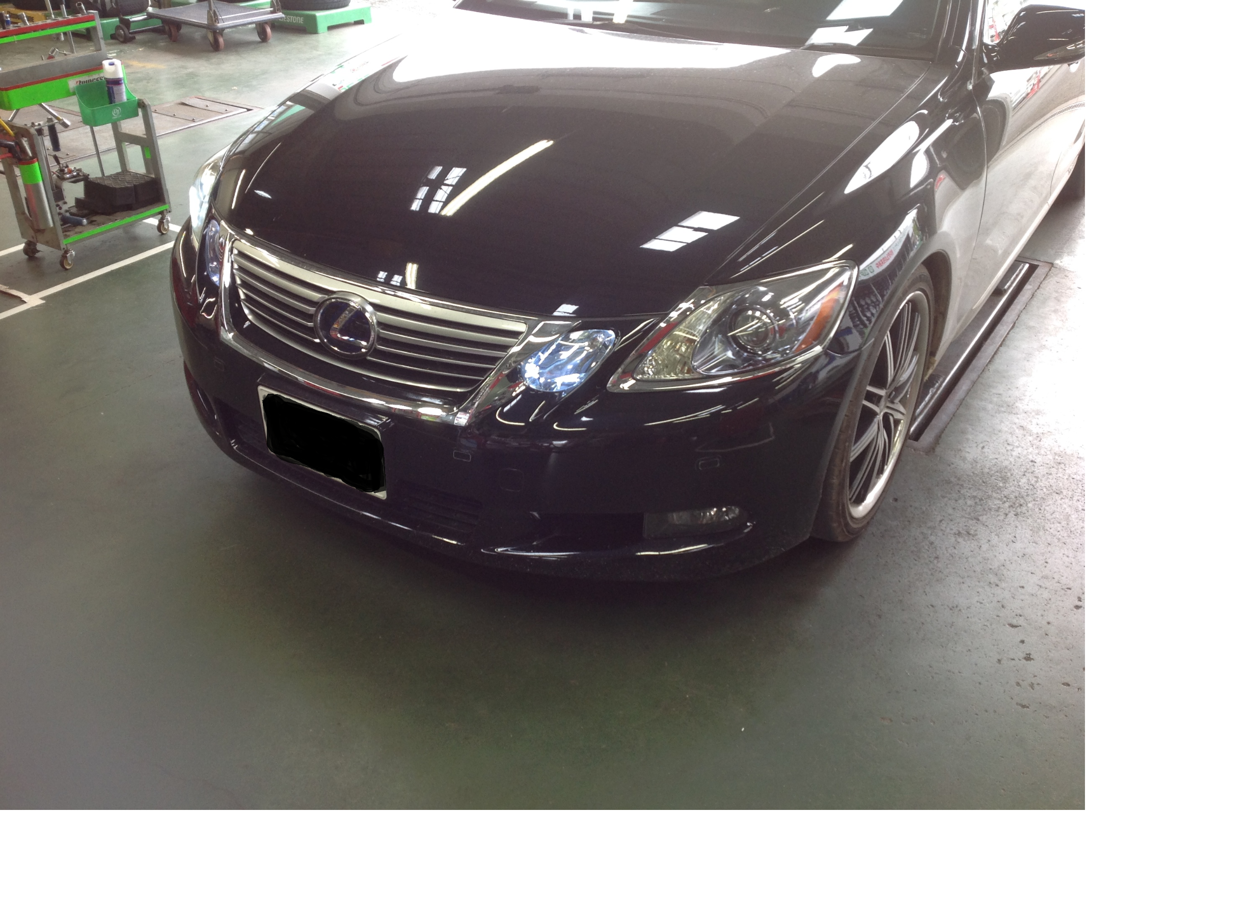 レクサスgs450h ヘッドライトバルブ交換 レクサス Gs 総和店こだわり作業 タイヤ館 総和 茨城県のタイヤ カー用品ショップ タイヤからはじまる トータルカーメンテナンス タイヤ館グループ