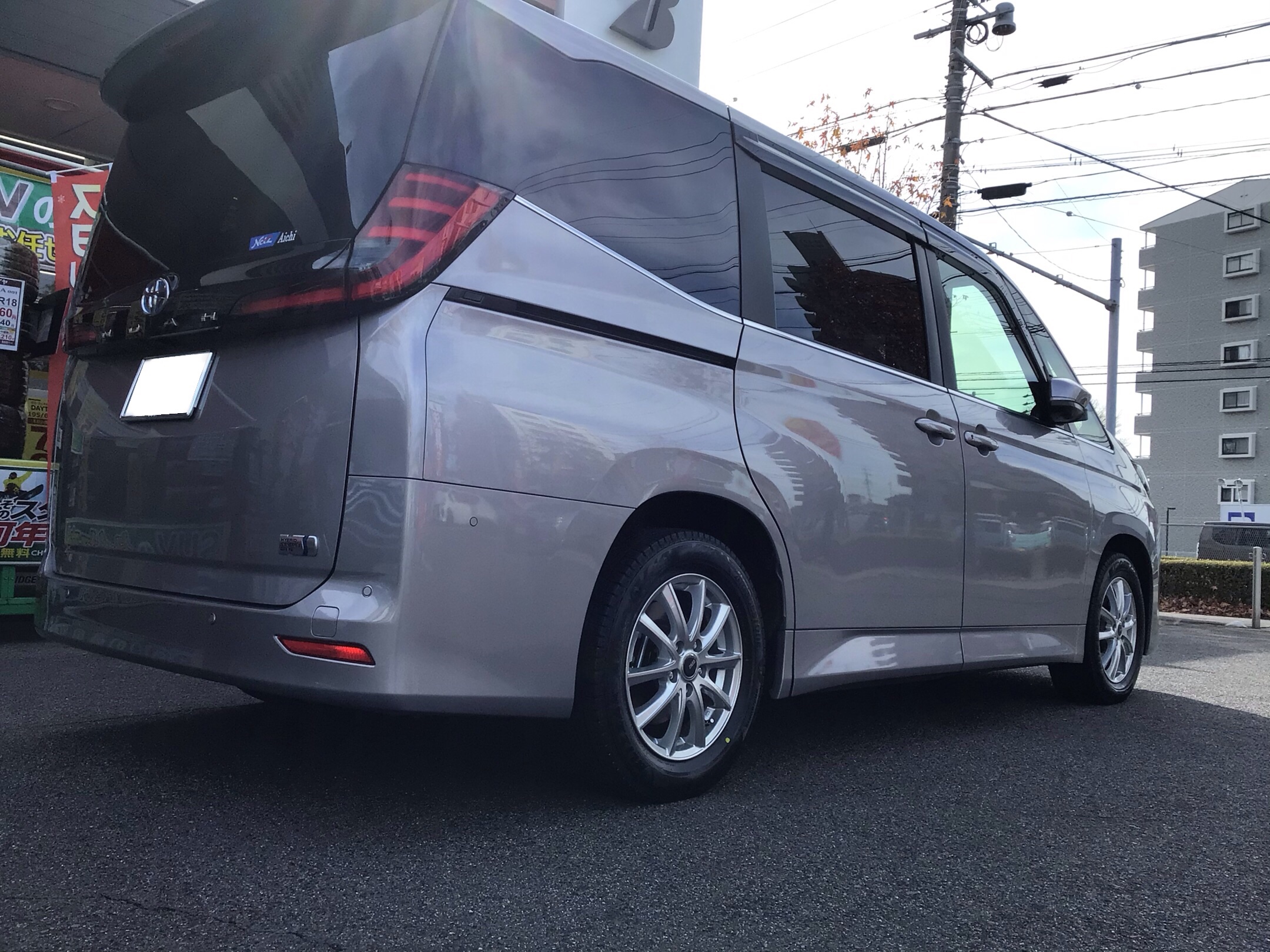 スタッドレスタイヤホイールセット交換作業（ブリヂストン ブリザック