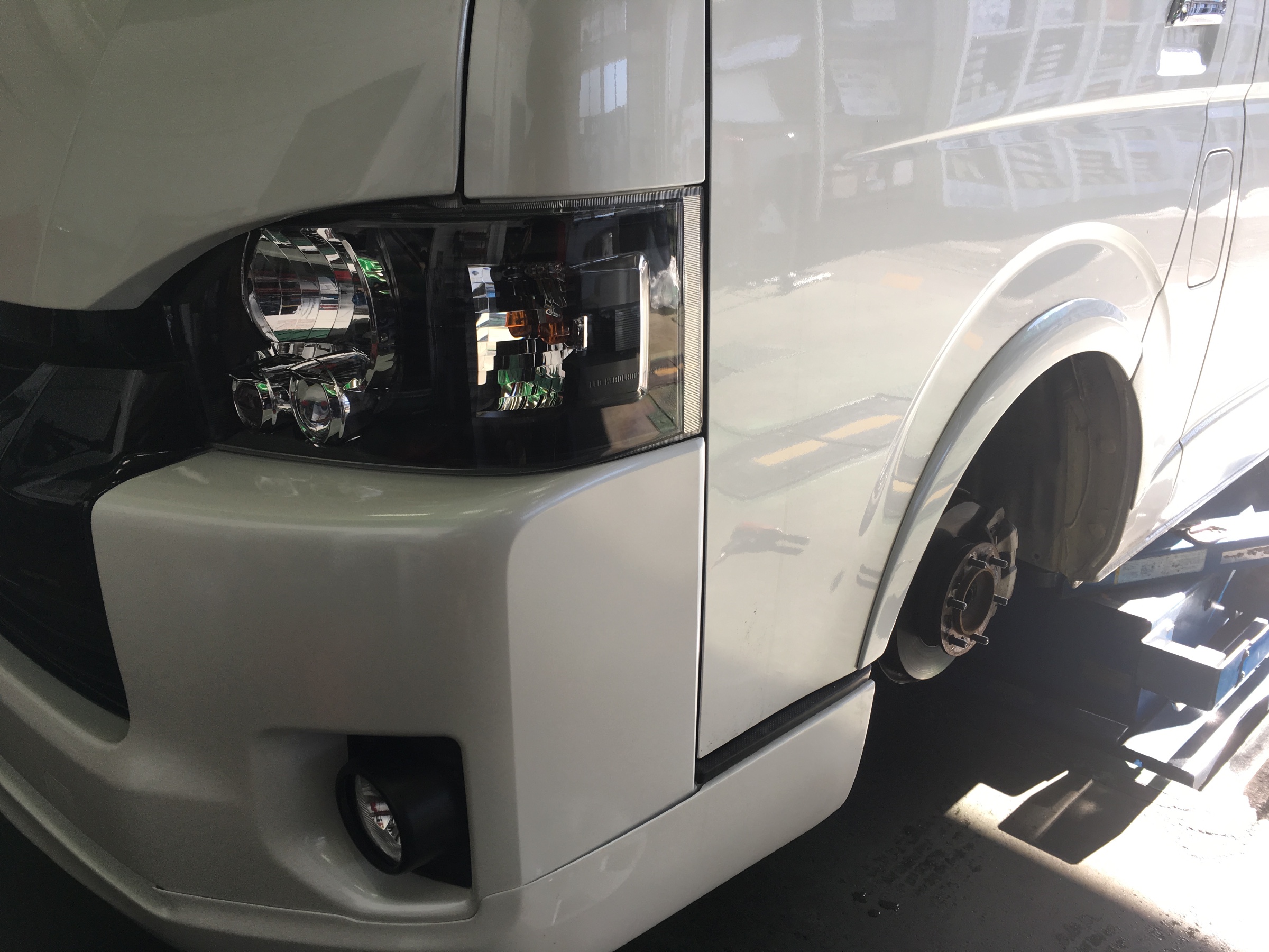 乗り心地改善ハイエース トヨタ ハイエースワゴン その他 パーツ取付 足回り関係取付 サービス事例 タイヤ館 福生 東京都のタイヤ カー用品ショップ タイヤからはじまる トータルカーメンテナンス タイヤ館グループ