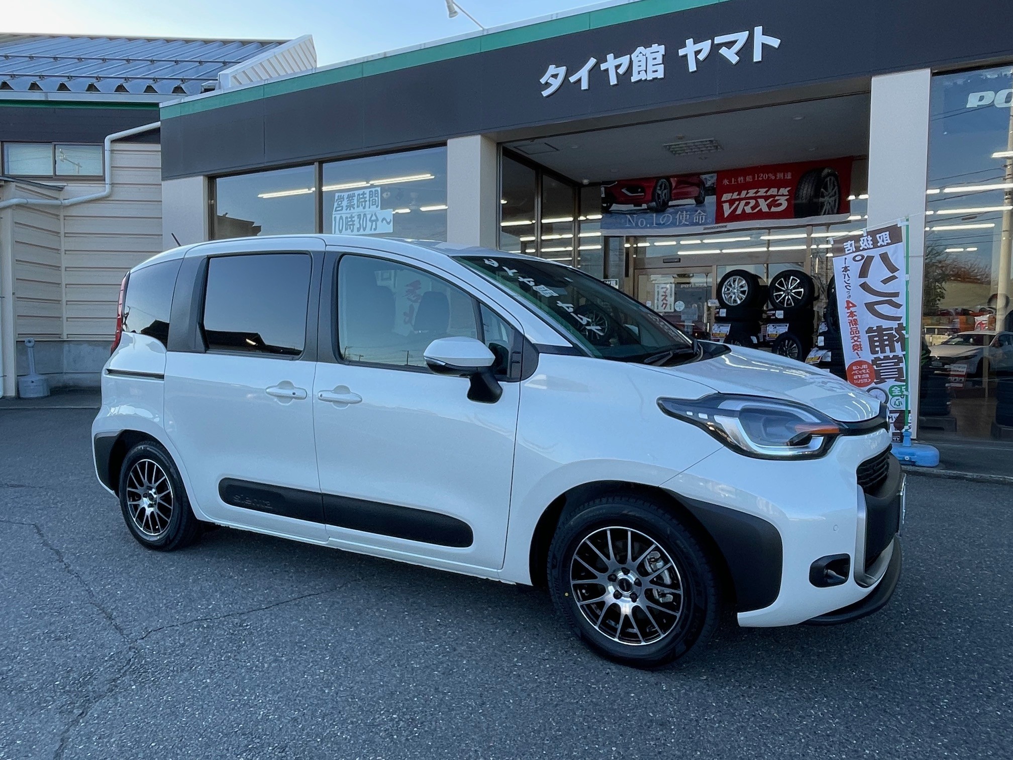 新型シエンタ × VRX3 × TOPRUN M7 | トヨタ シエンタ タイヤ タイヤ 