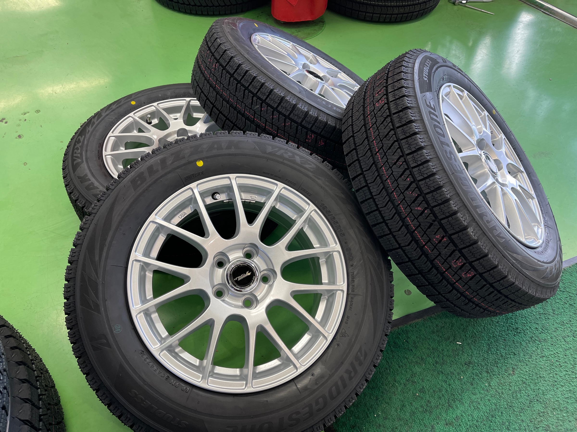 トヨタ・カローラスポーツ・MZEA12】スタッドレス | トヨタ カローラ