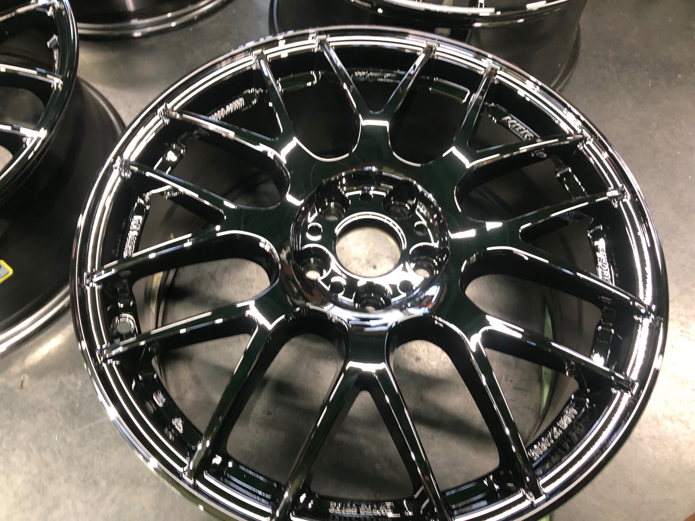 WORK EMOTION M8R BKカラー18ｲﾝﾁ入荷♪ | 店舗おススメ情報 | タイヤ館