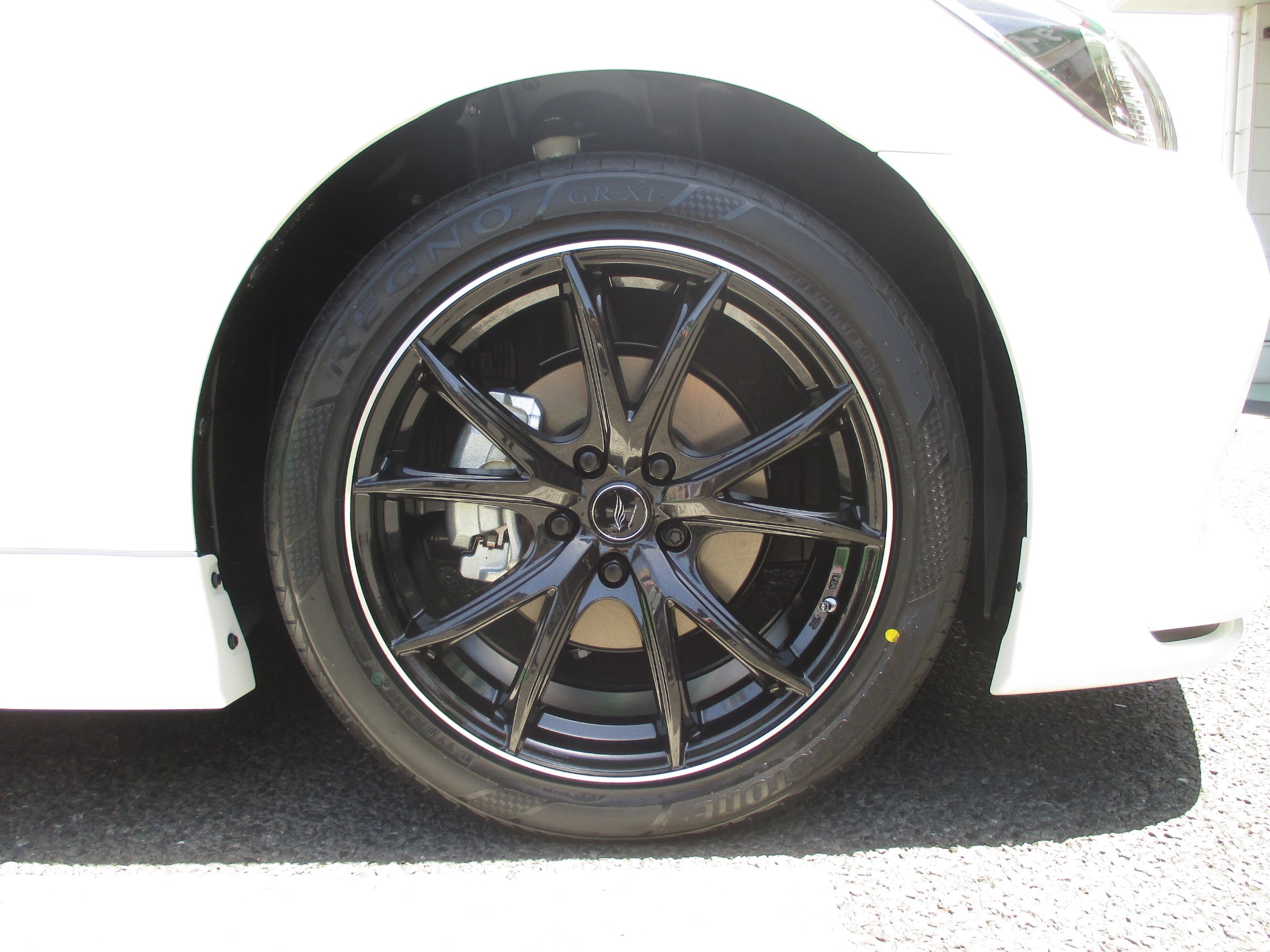 アルミホイールはいかが サービス事例 タイヤ館 足立 東京都のタイヤ カー用品ショップ タイヤからはじまる トータルカーメンテナンス タイヤ館グループ