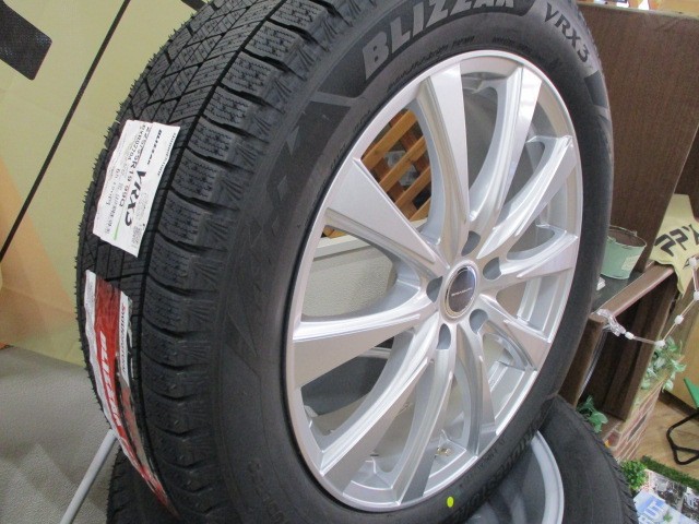 NEWクラウン クロスオーバー 225/55R19 VRX3 グラデュアルTQ22W | 店舗