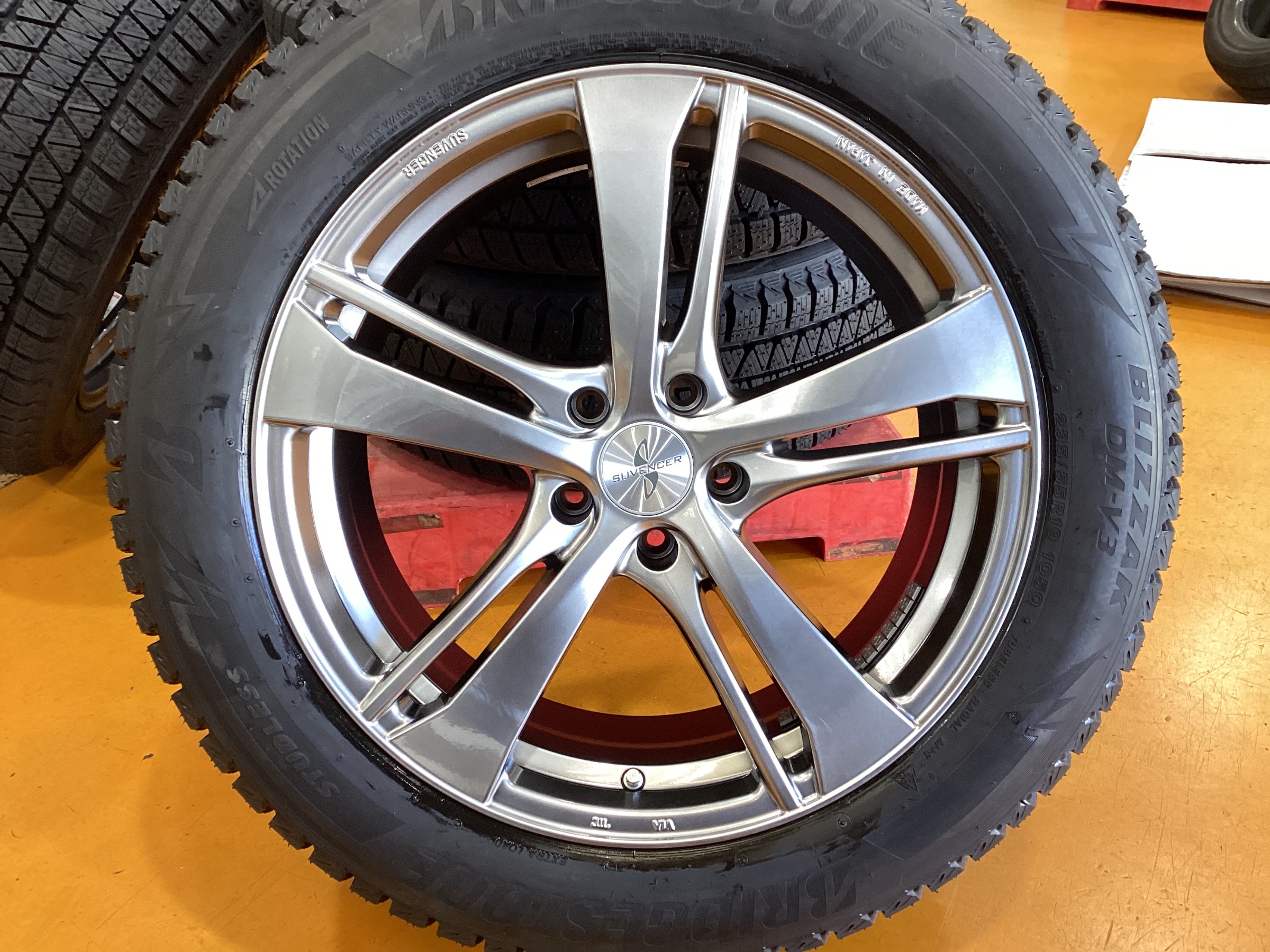 RAV4 X ブリザックDM-V3 | 店舗おススメ情報 | タイヤ館 高槻 