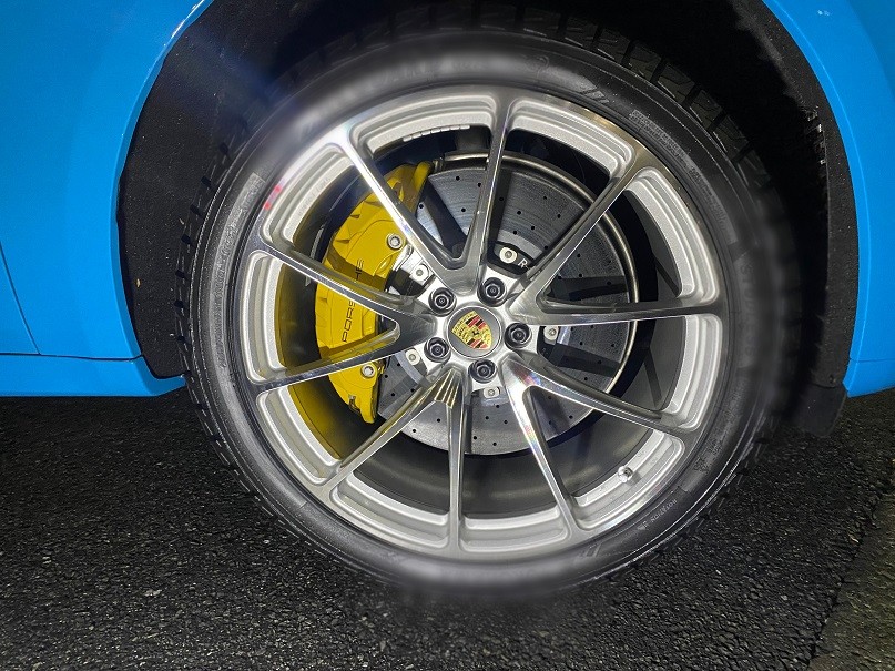 ポルシェ マカンGTS スタッドレスセット取り付け | 店舗おススメ情報