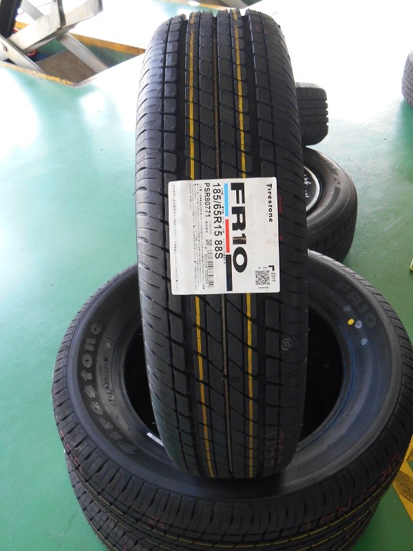 ＦＲ１０　１８５／６５Ｒ１５