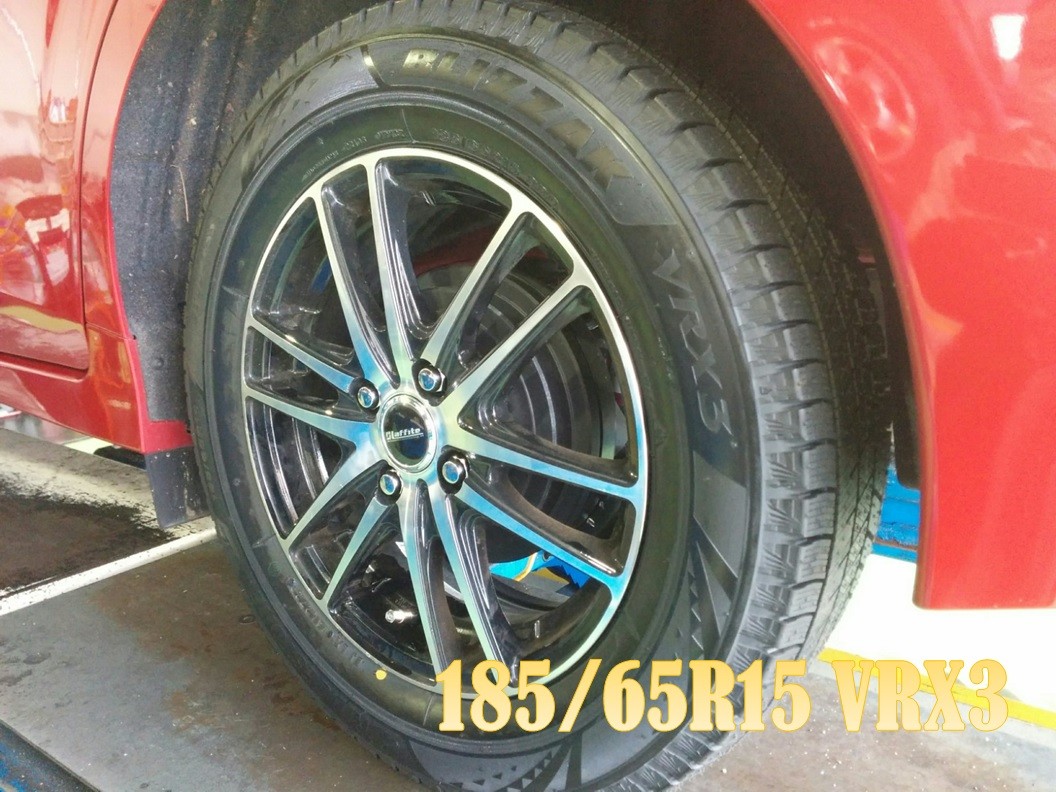 ☆ニッサン・E13 オーラ☆ スタッドレスタイヤ交換 185/65R15 VRX3