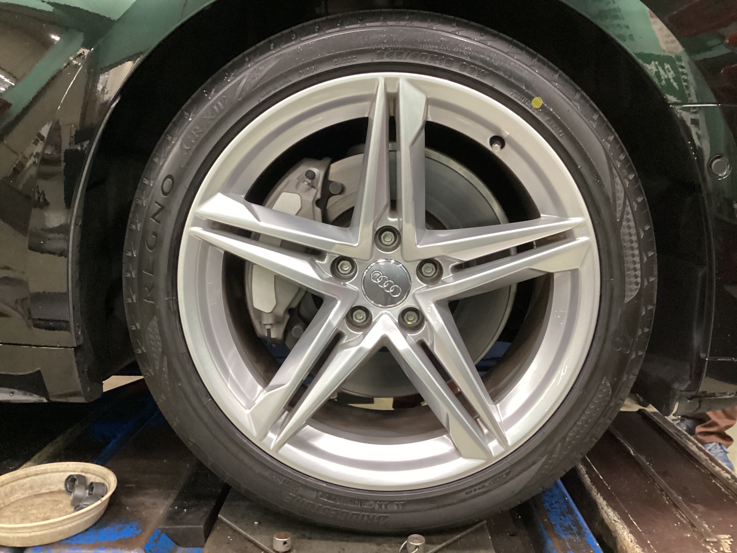 アウディ A5ご来店！ アウディ A5 タイヤ タイヤ・ホイール関連 > タイヤ・ホイール交換 サービス事例 タイヤ館 目白
