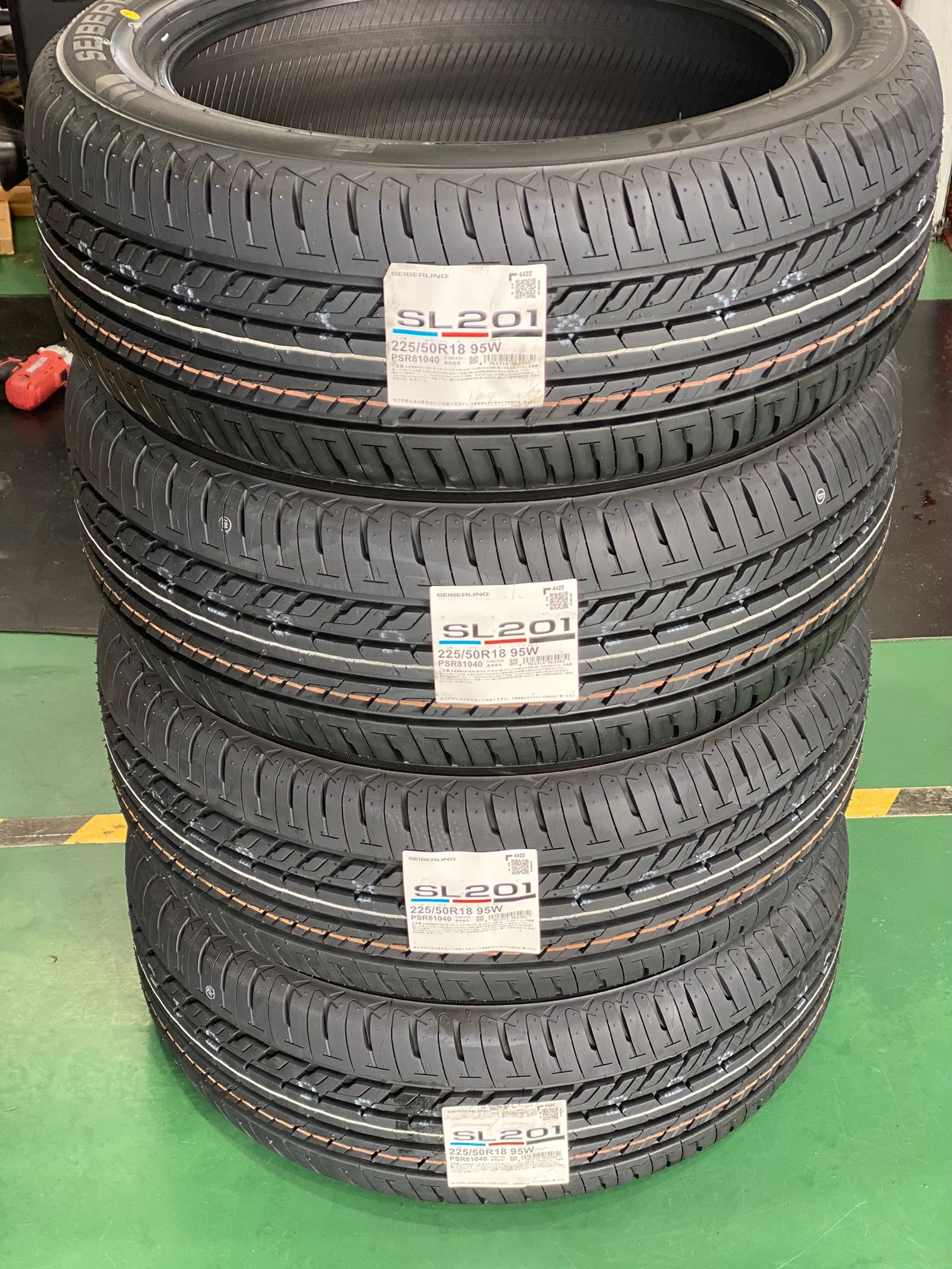 最大58％オフ！ セイバーリング SEIBERLING SL201 225 50 R18 lourdes 