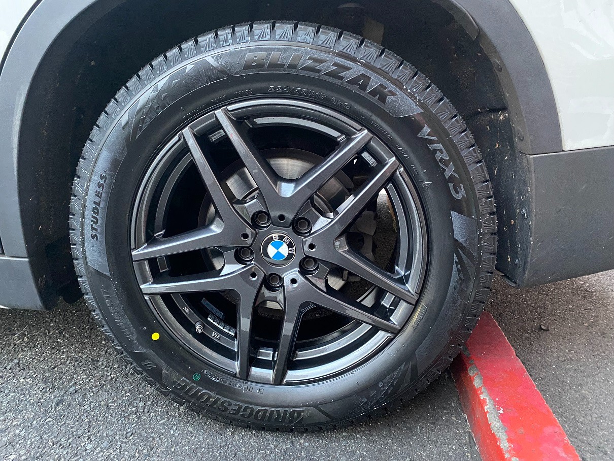 BMW X1 スタッドレスセット装着 | 店舗おススメ情報 | タイヤ館