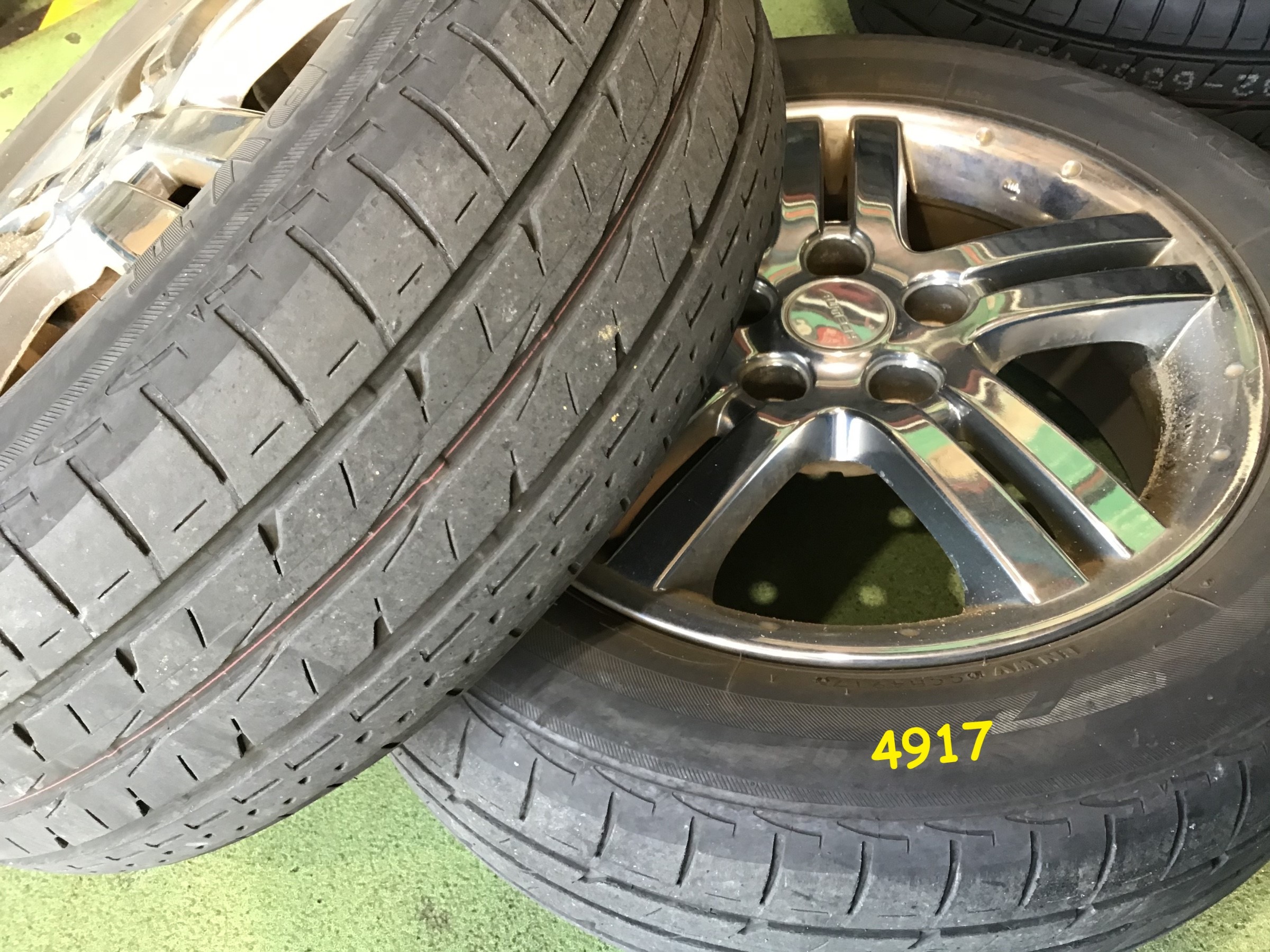 タイヤのセリアル「4917」