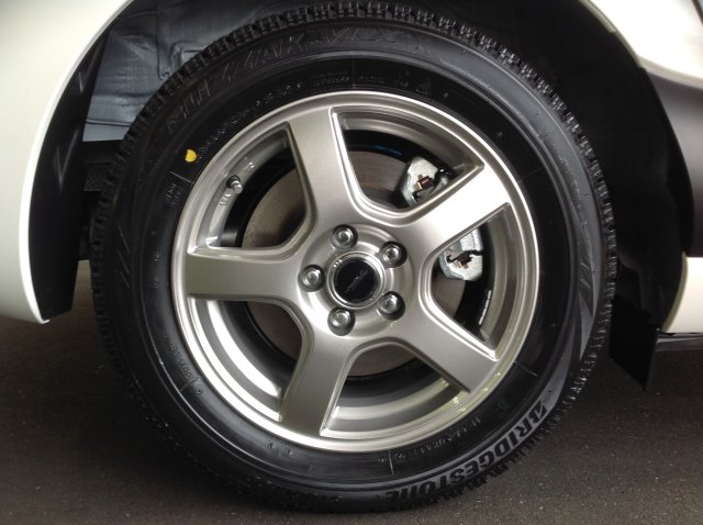 シエンタ、スタッドレスタイヤホイールSET取付 | 店舗おススメ情報