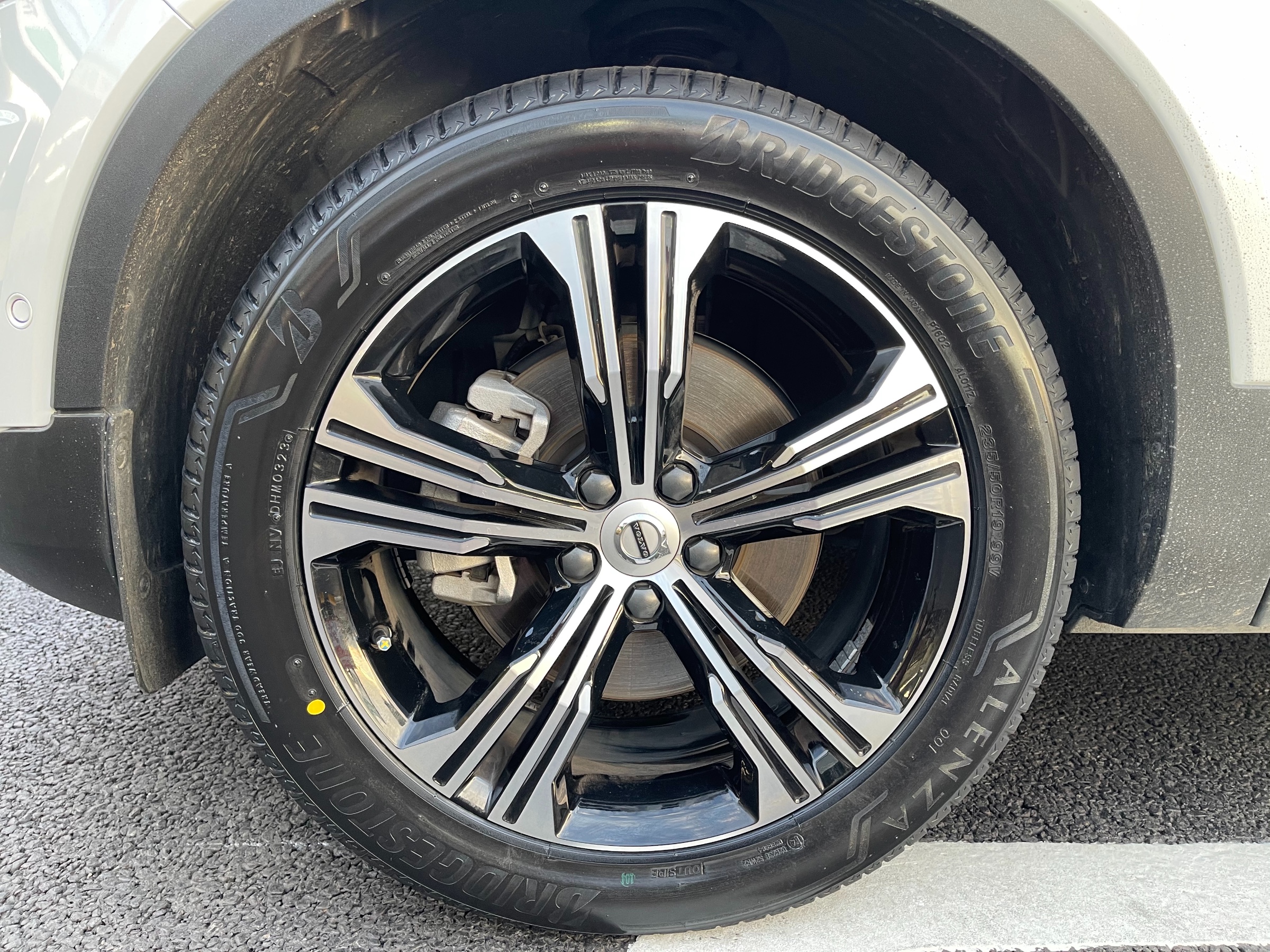 VOLVO XC40 ミシュランX-ICE SNOW 4つセット タイヤ交換対象】ボルボ