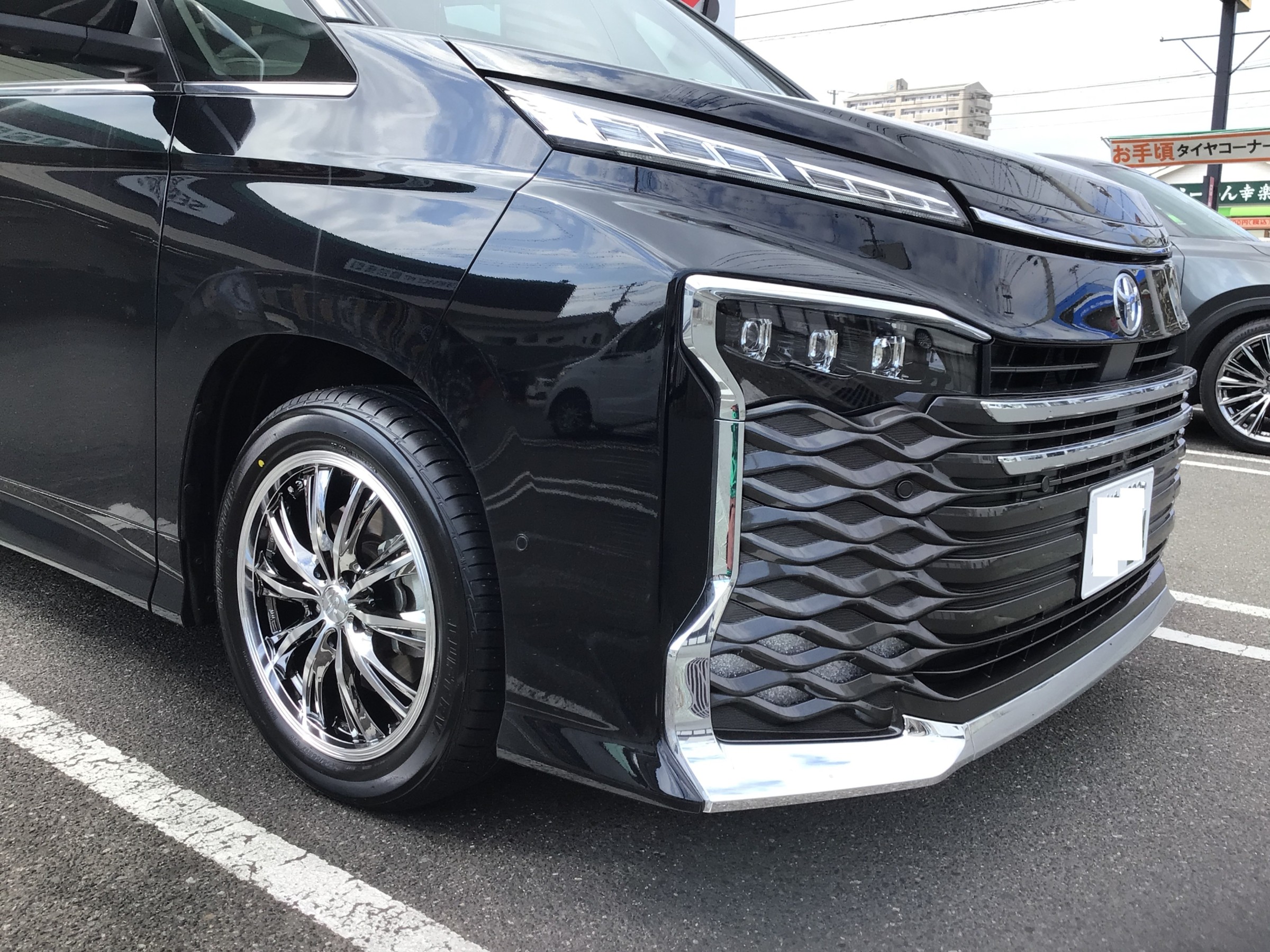 トヨタ：VOXY アルミホイールセット取付(^O^)／ (他店装着事例