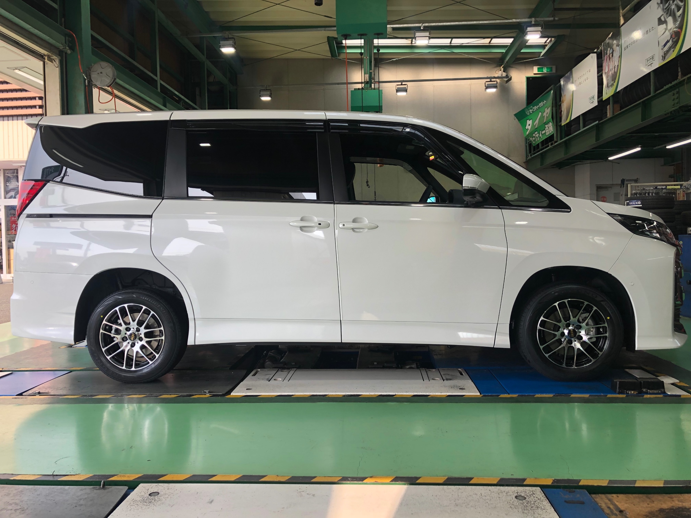 ②☆RY☆ 　BBS 16インチ レグノGRVⅡ 送料込み 90 NOAHにBBS RE-L2 BKDカラー16インチ取り付け♪ | 店舗お