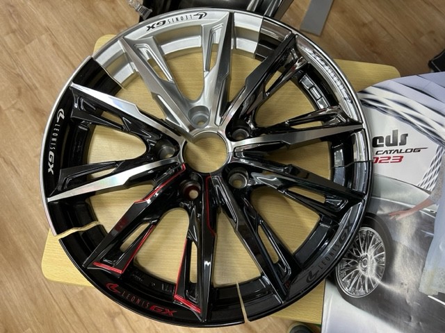 新型ヴォクシーにレオニス装着！ | 店舗おススメ情報 | タイヤ館