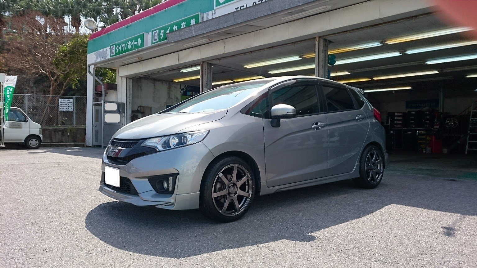 Fit3 アルミセット交換 ホンダ フィットハイブリッド ホイール タイヤ ホイール関連 タイヤ ホイール交換 スタッフ日記 タイヤ館 スペース