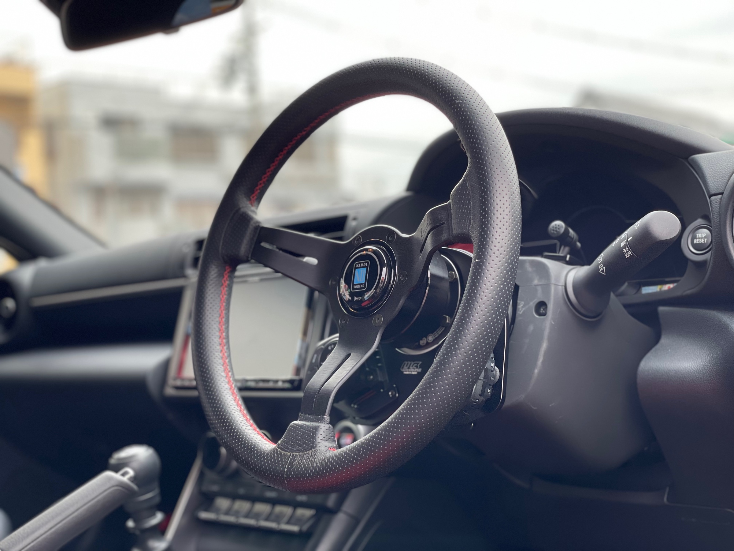 GR86ステアリング交換とラフィックス装着！ | 店舗おススメ情報