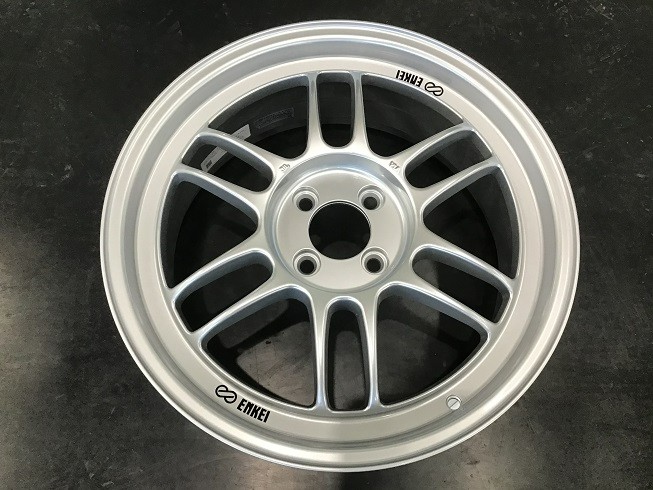 日産ノートＡＵＲＡ エンケイＲＰＦ１ １７インチ取付 | 日産 オーラ