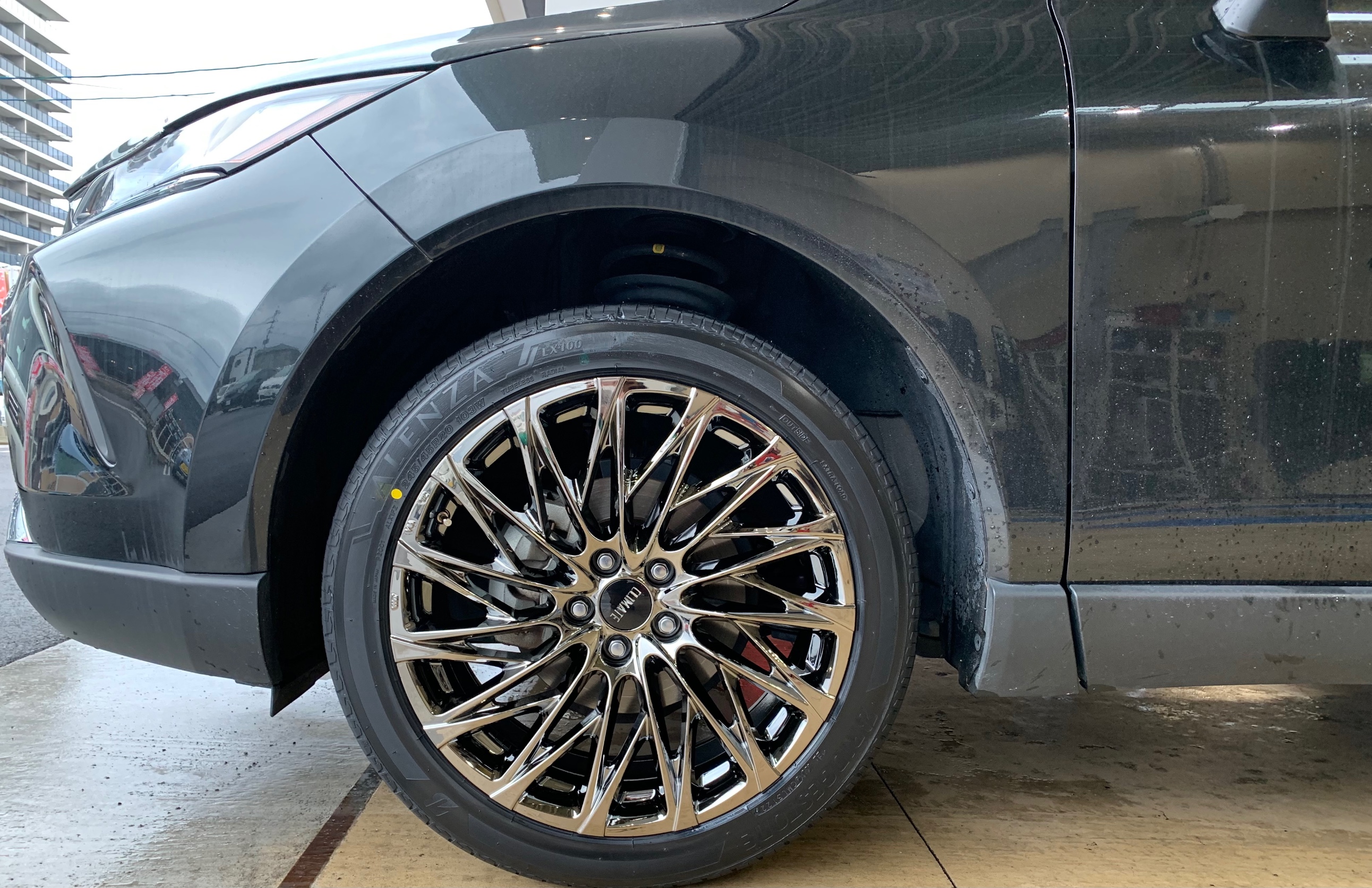 トヨタ ハリアー 80系】タイヤホイール交換 20インチ トヨタ ハリアー 80系】タイヤホイール交換 20インチ