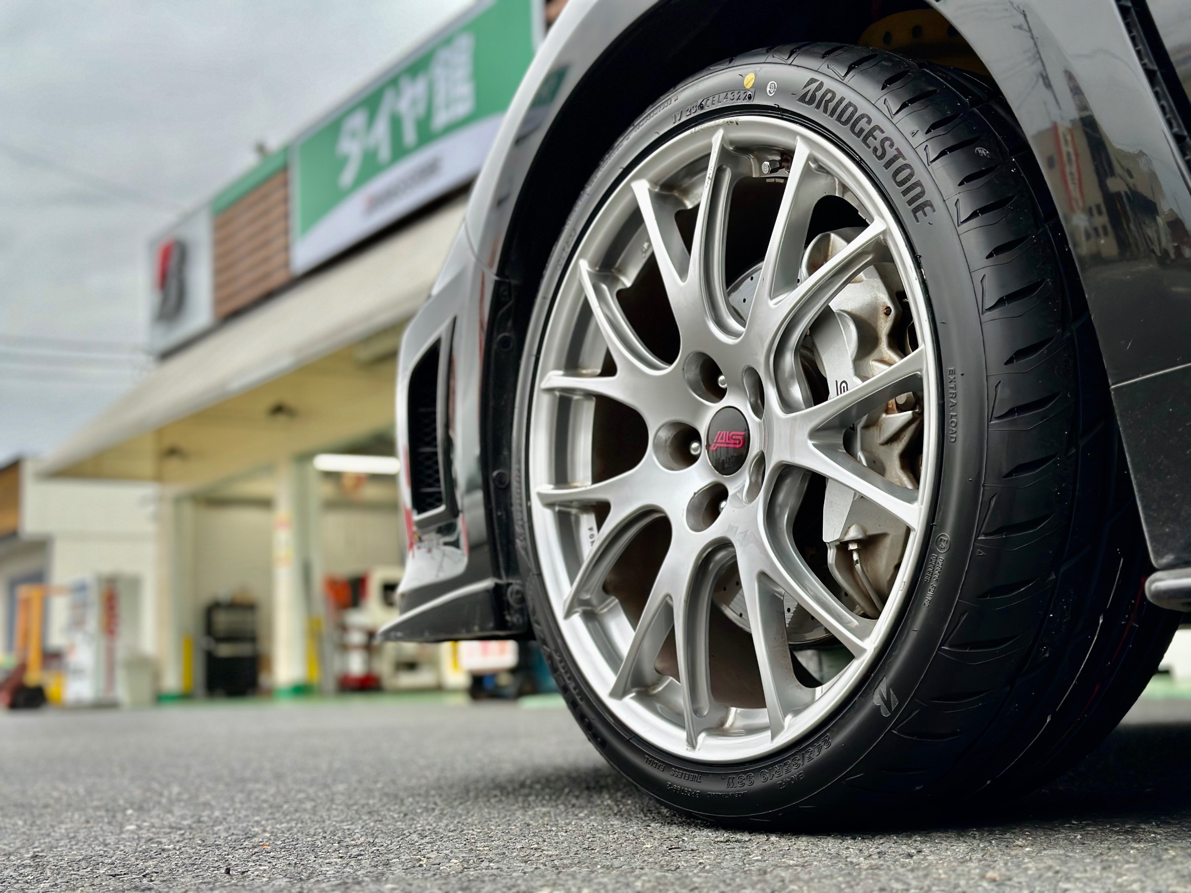 インプレッサSTI WRX S206 タイヤ交換 | スバル インプレッサWRX STI