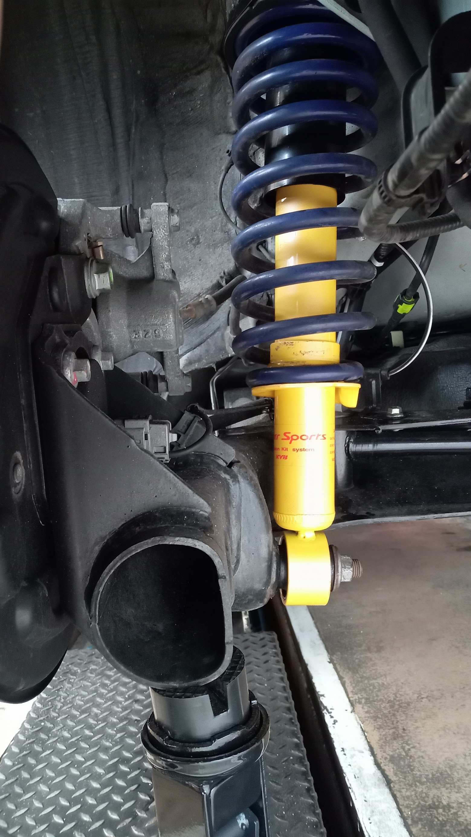 乗り心地の改善するなら是非！ トヨタ シエンタ ショックアブソーバー